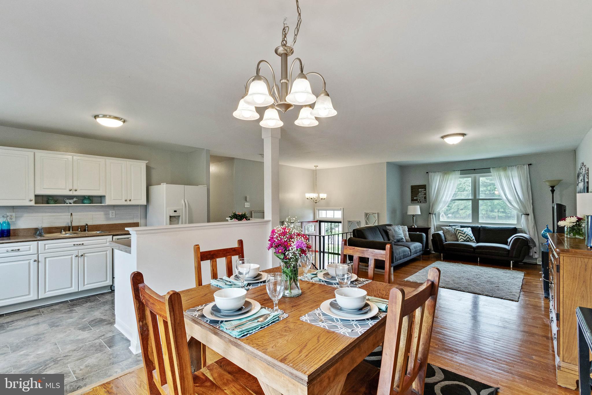 POMFRET ESTATES - Residential