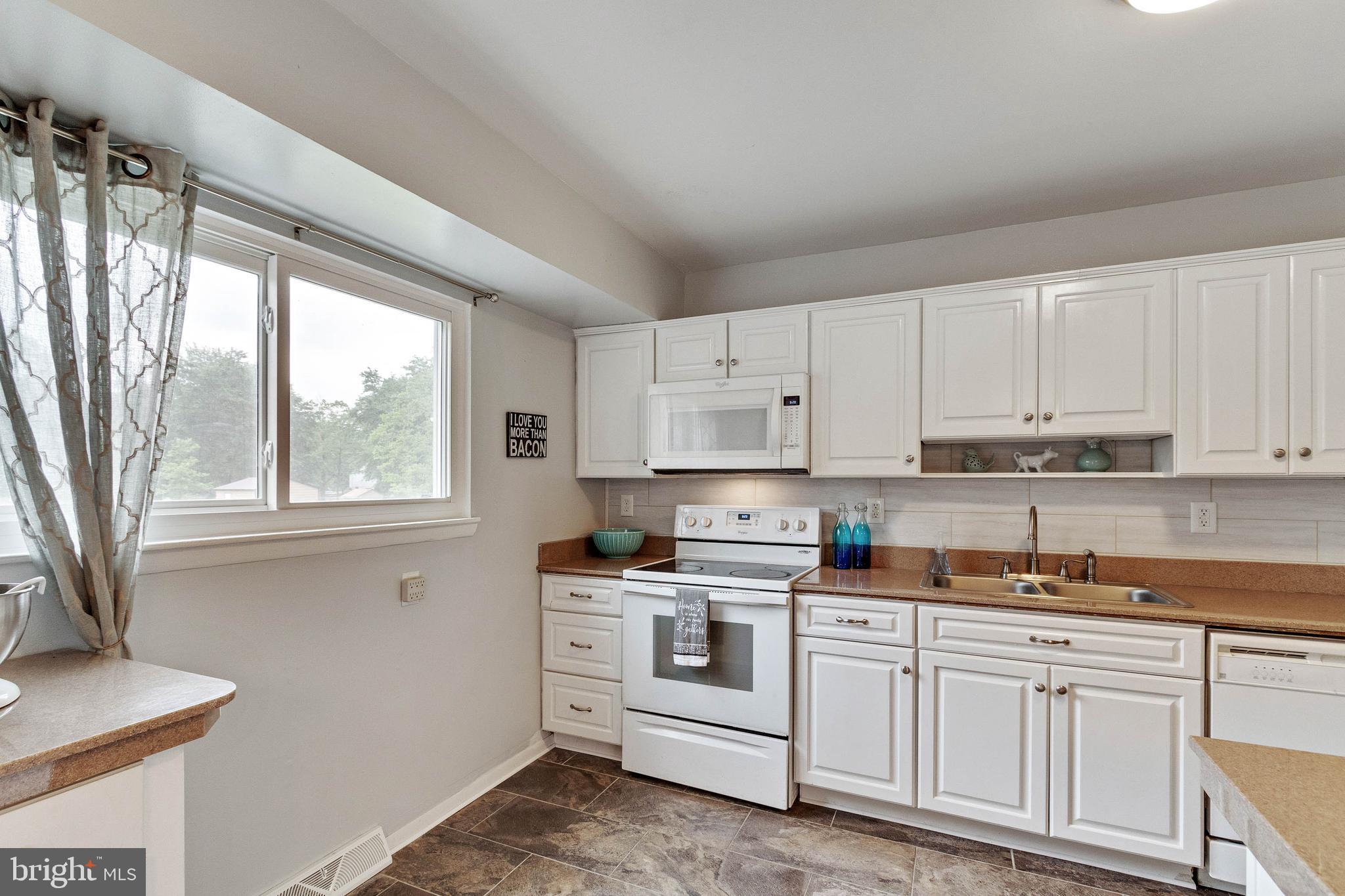 POMFRET ESTATES - Residential