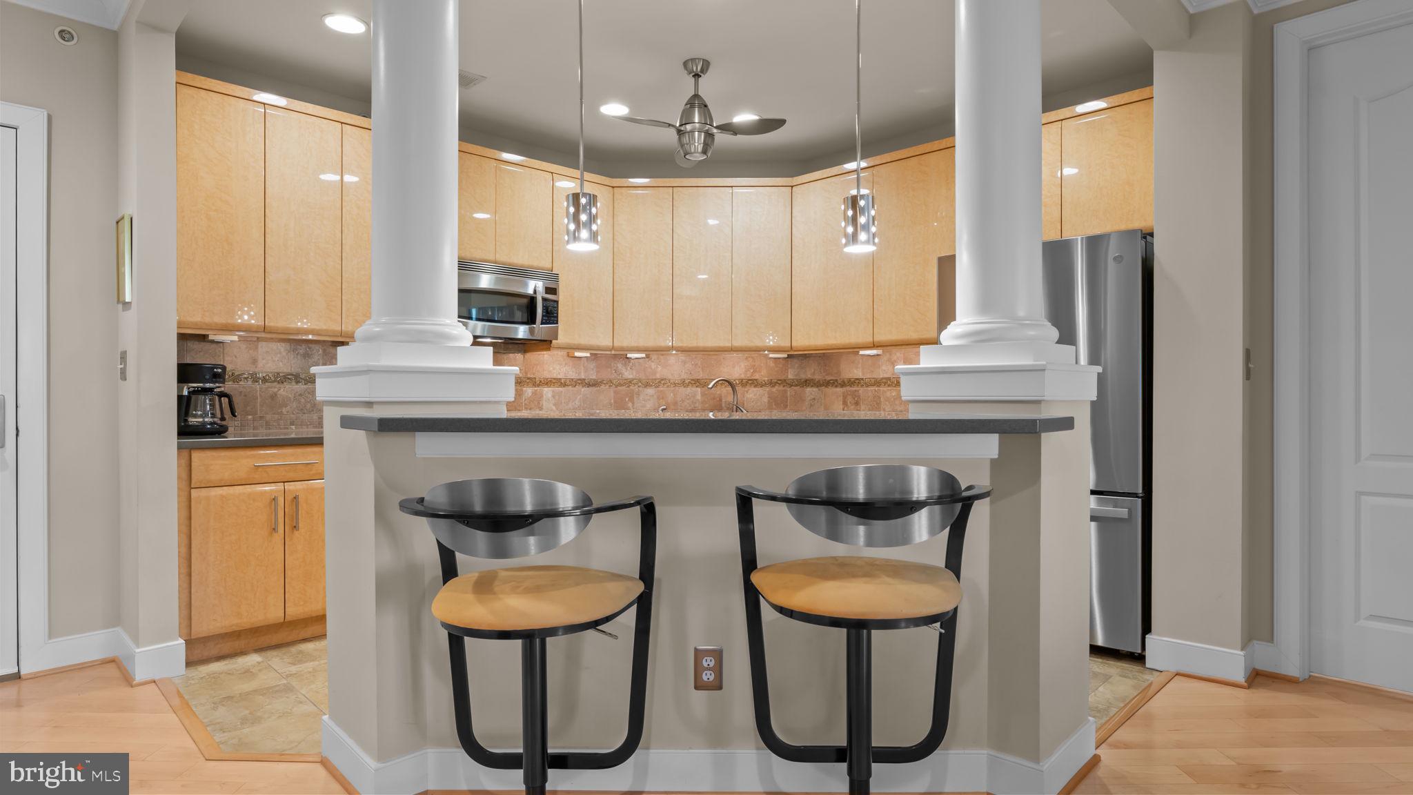 MERIDIAN VALLEY SQ - Residential