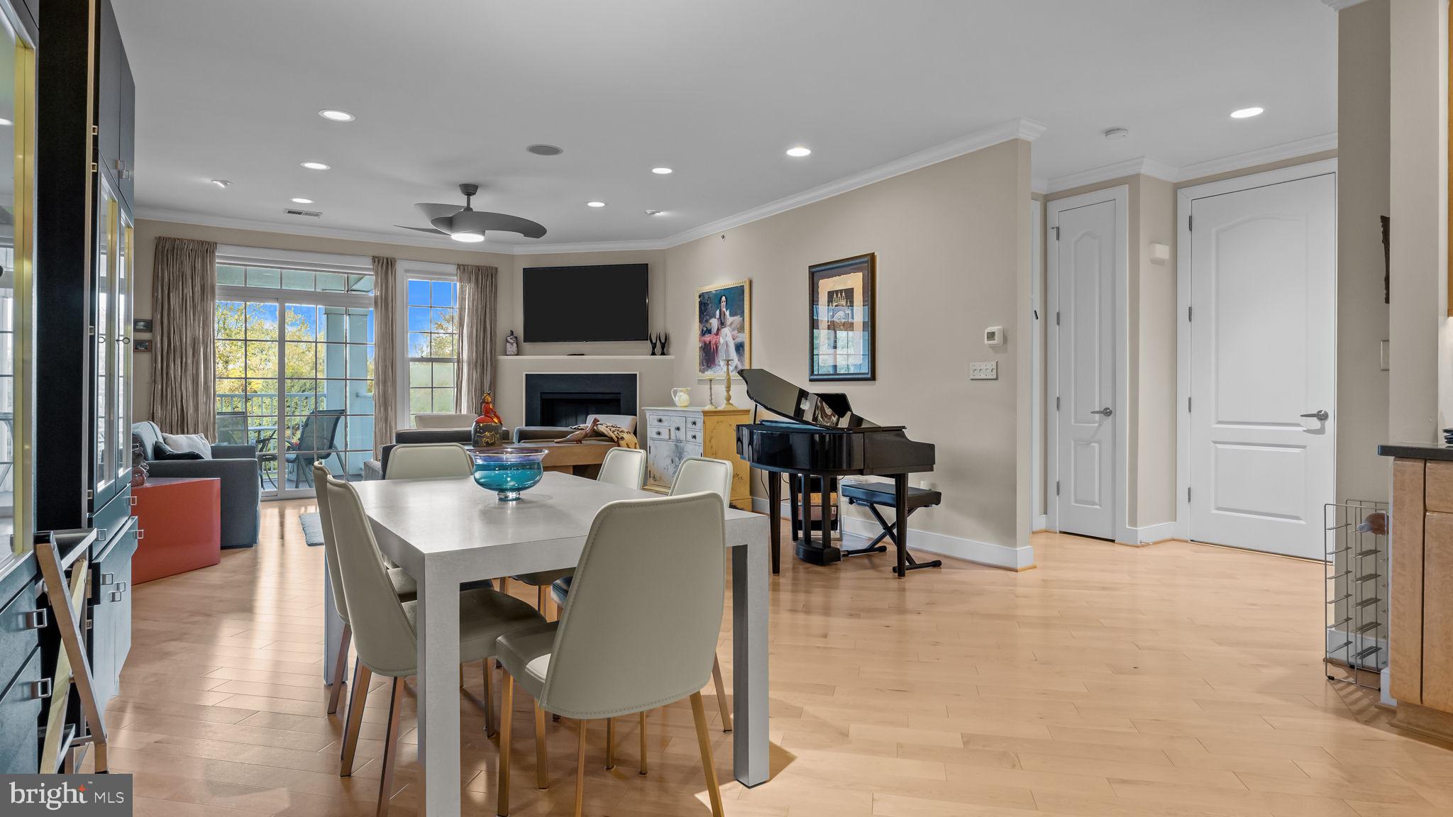 MERIDIAN VALLEY SQ - Residential