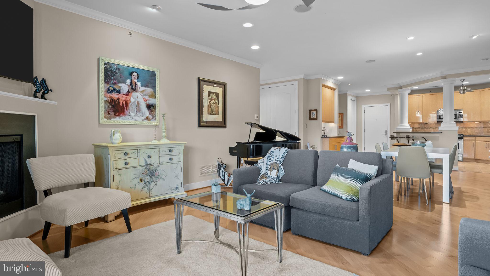 MERIDIAN VALLEY SQ - Residential