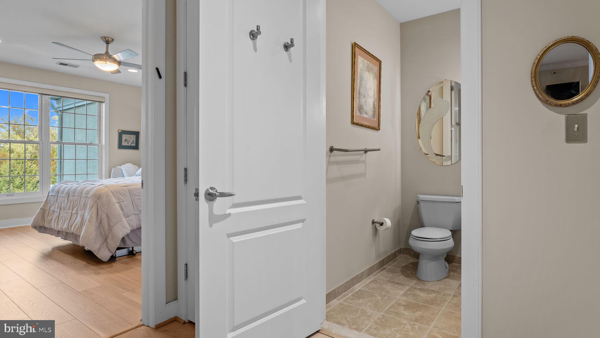 MERIDIAN VALLEY SQ - Residential