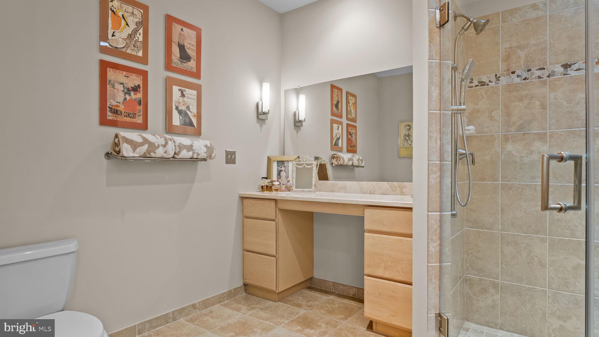 MERIDIAN VALLEY SQ - Residential