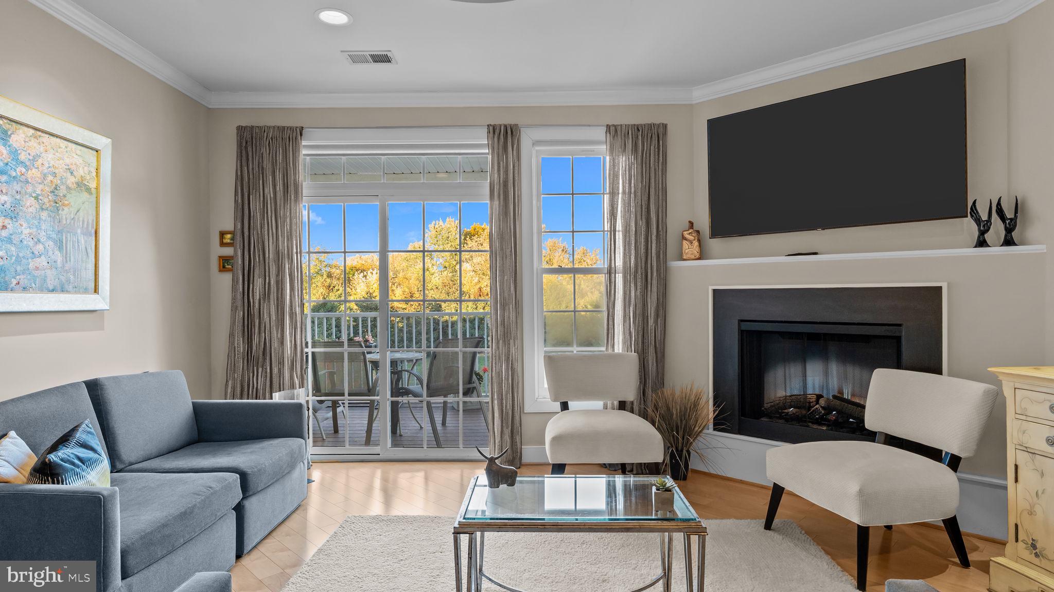 MERIDIAN VALLEY SQ - Residential