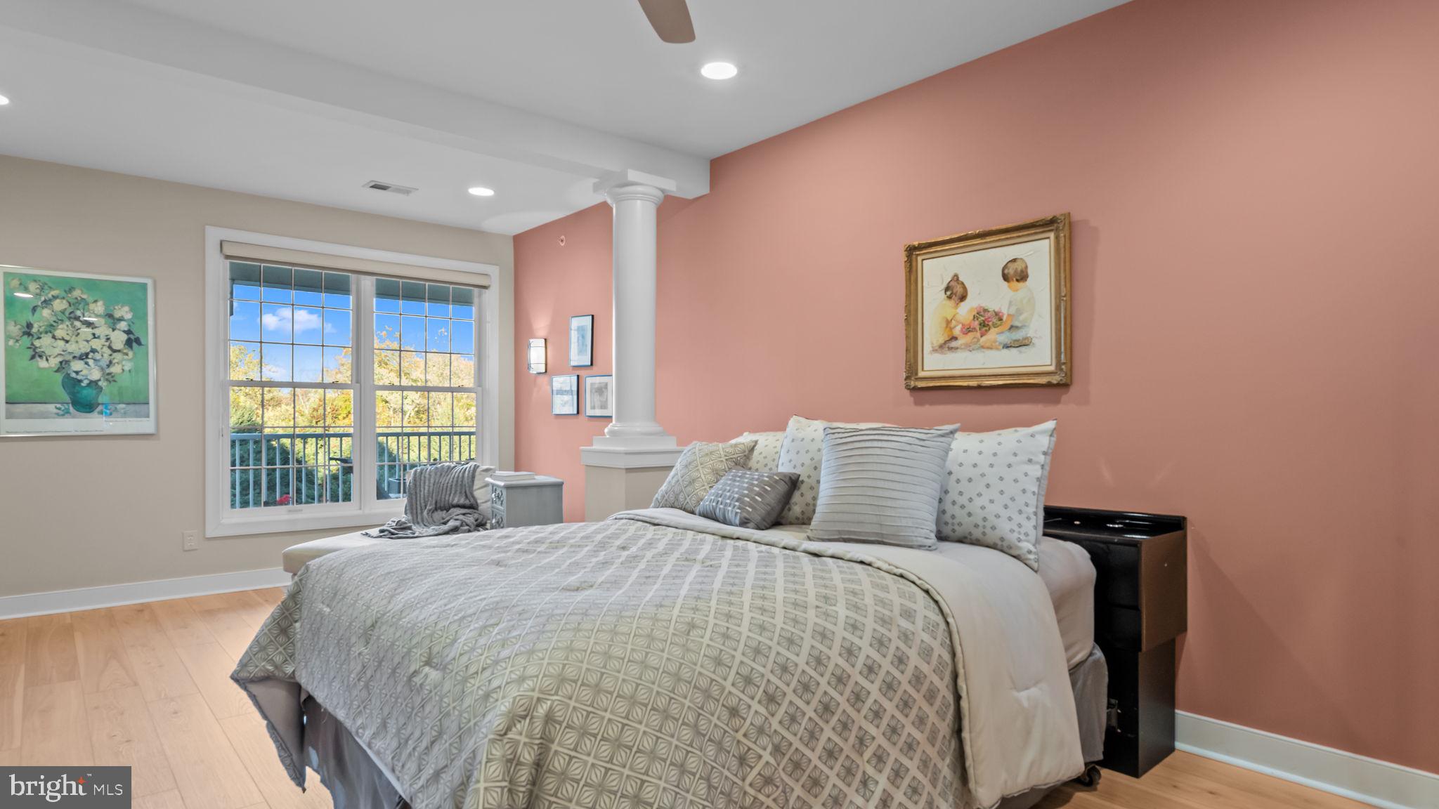 MERIDIAN VALLEY SQ - Residential