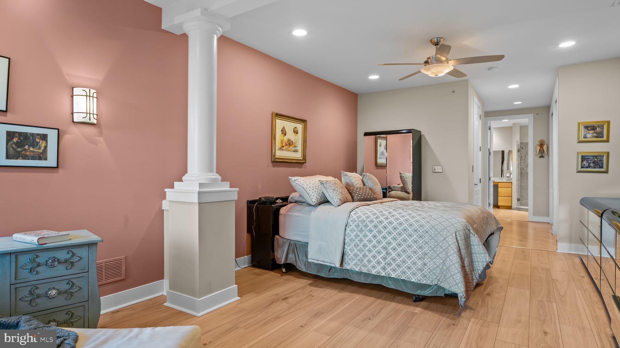 MERIDIAN VALLEY SQ - Residential