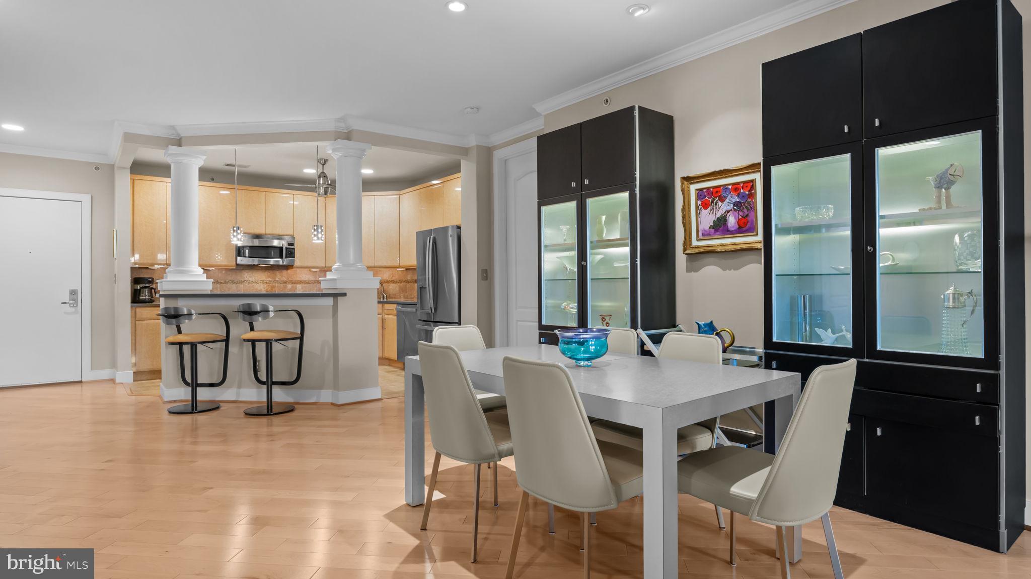 MERIDIAN VALLEY SQ - Residential