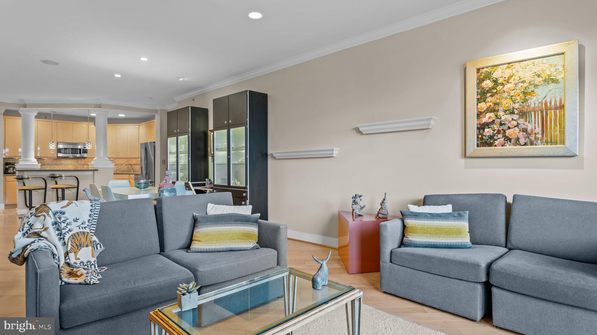 MERIDIAN VALLEY SQ - Residential