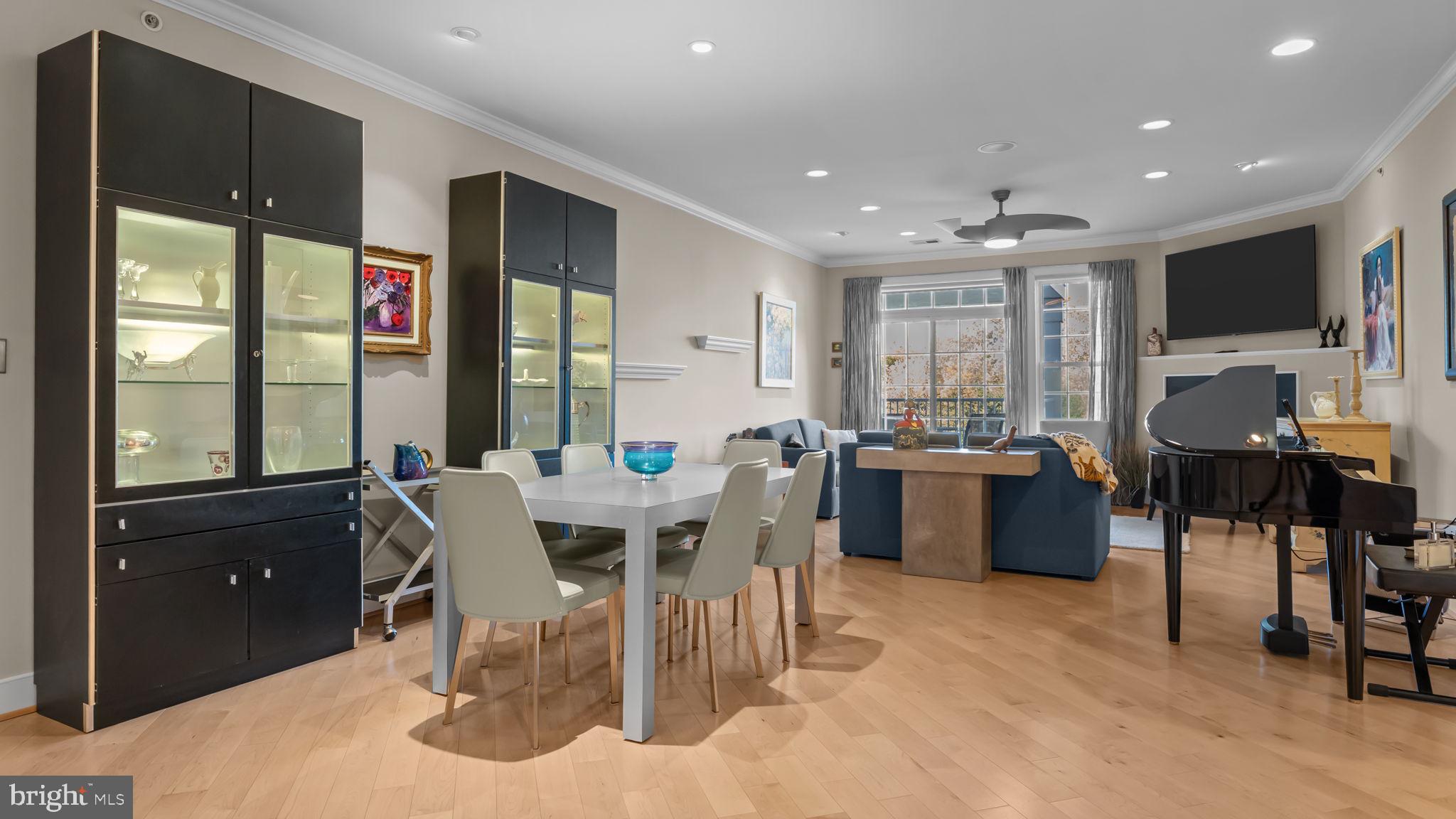 MERIDIAN VALLEY SQ - Residential