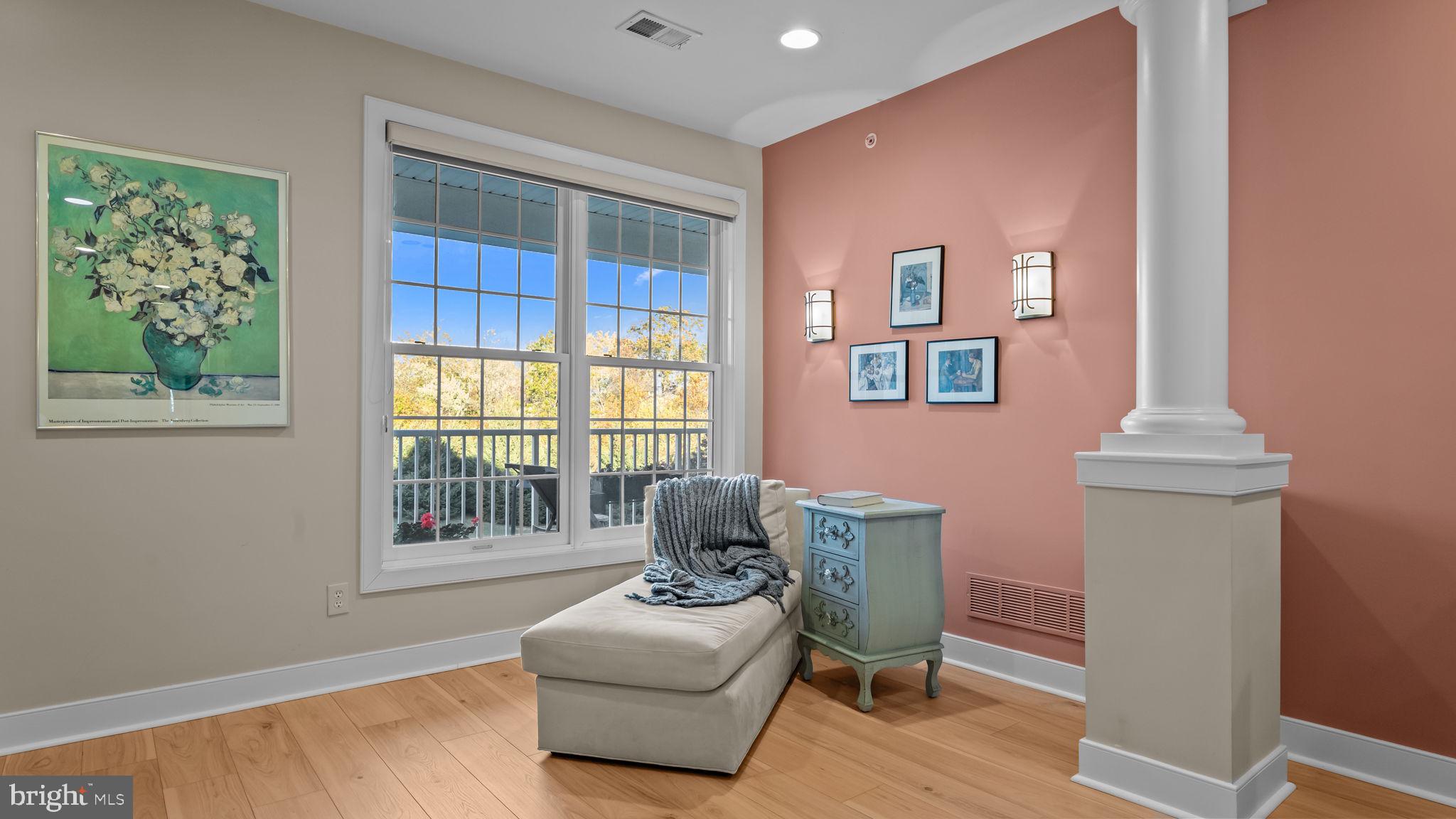 MERIDIAN VALLEY SQ - Residential