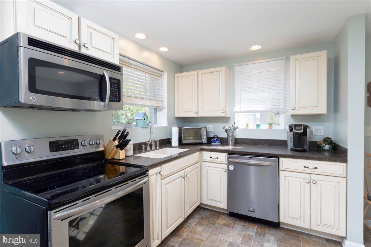 ROCK HALL - Residential