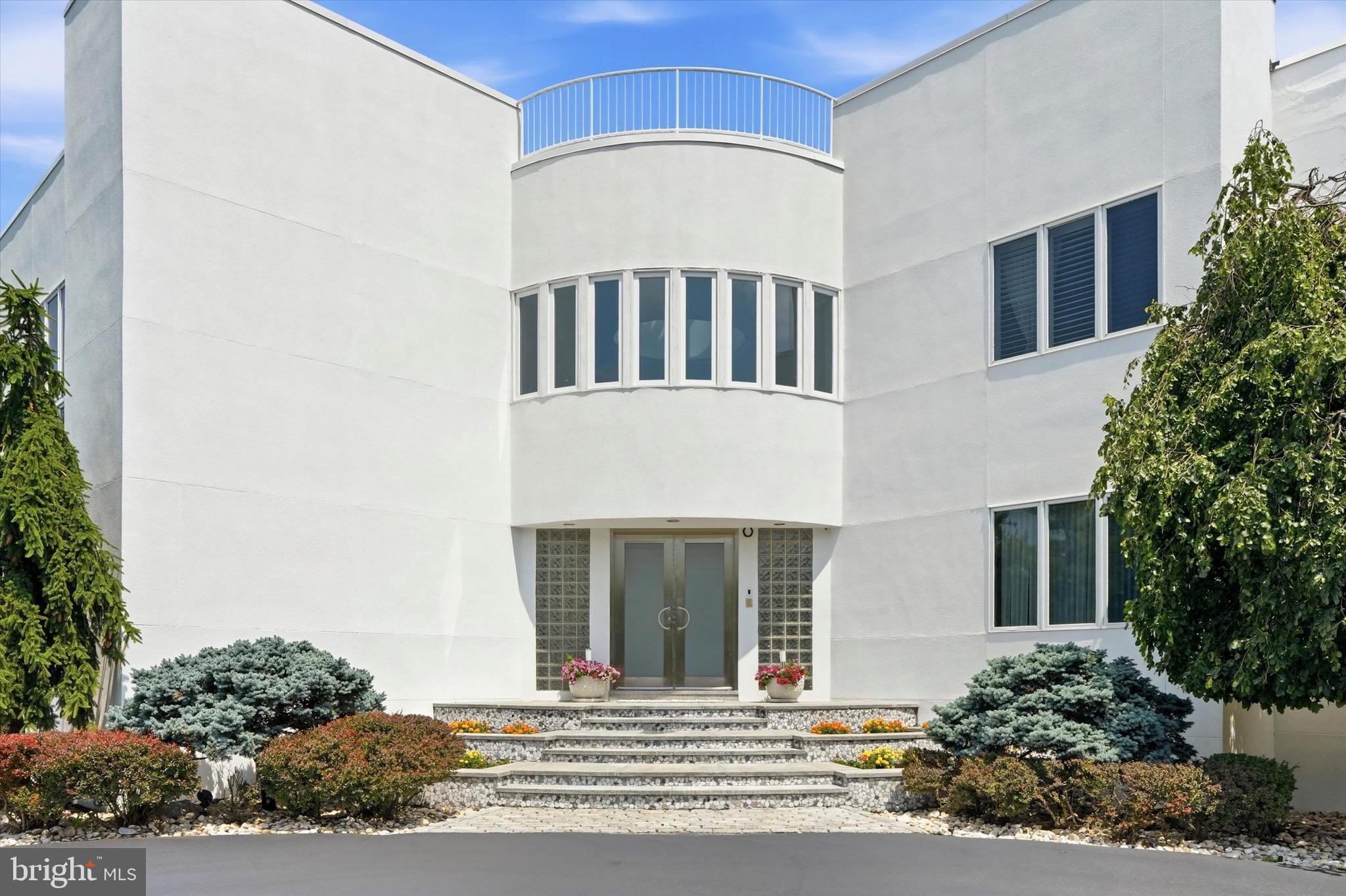 611 CREEK LANE