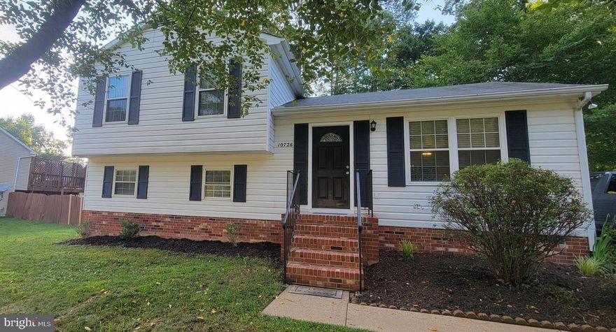 Great 3 bedroom 2 bath single family with a fenced-in back yard. Freshly painted and cleaned from top to bottom. Trilevel living allows for 2 separate living spaces. Large back deck with a sun awning. Storage shed in backyard available for use.