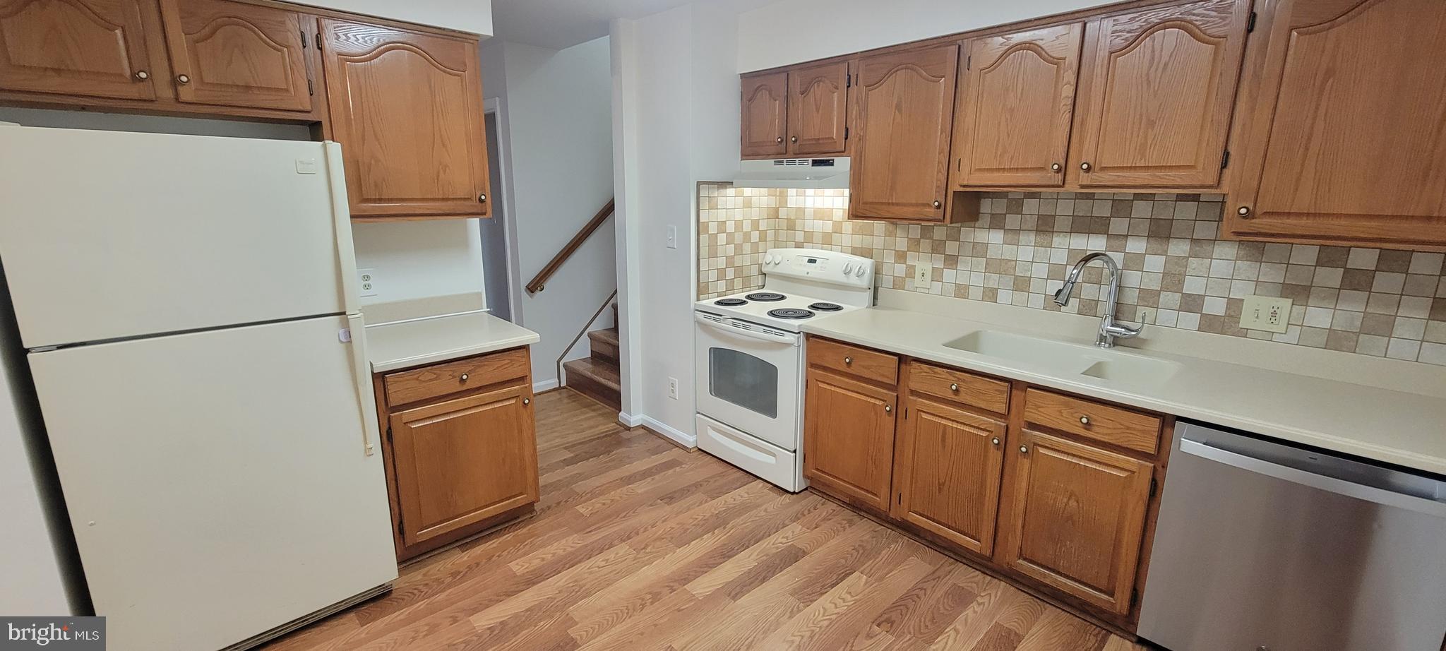 HOLLEYBROOKE/COBBLESTONE - Residential Lease