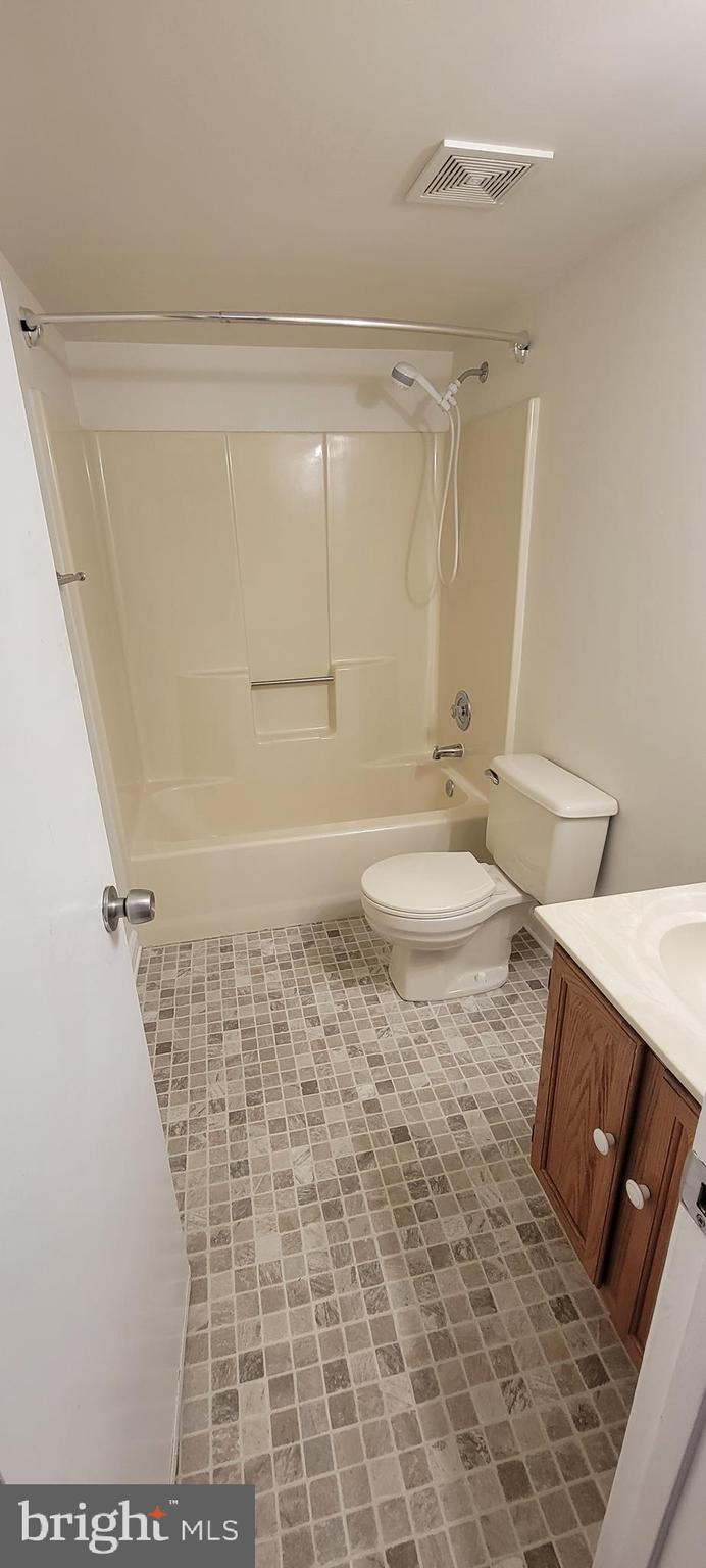 HOLLEYBROOKE/COBBLESTONE - Residential Lease