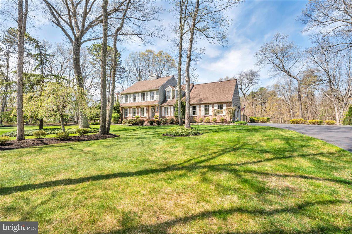 10 FOX HILL DRIVE