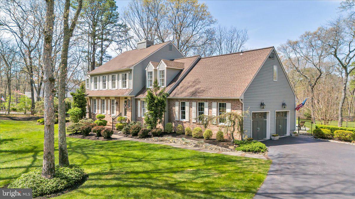 10 FOX HILL DRIVE
