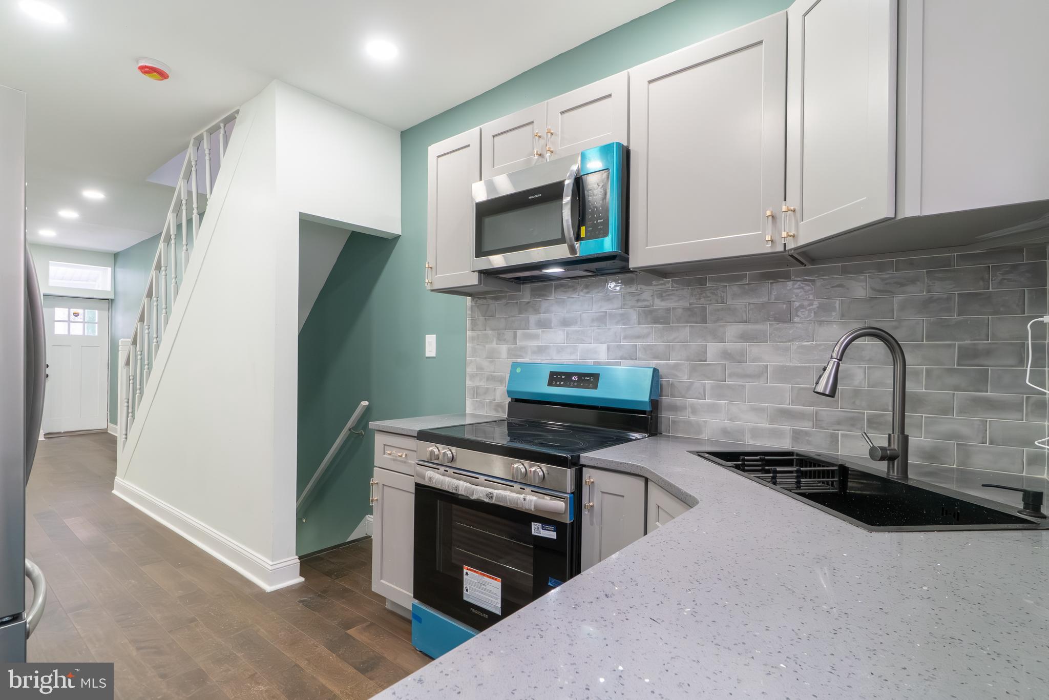 STRAWBERRY MANSION - Residential