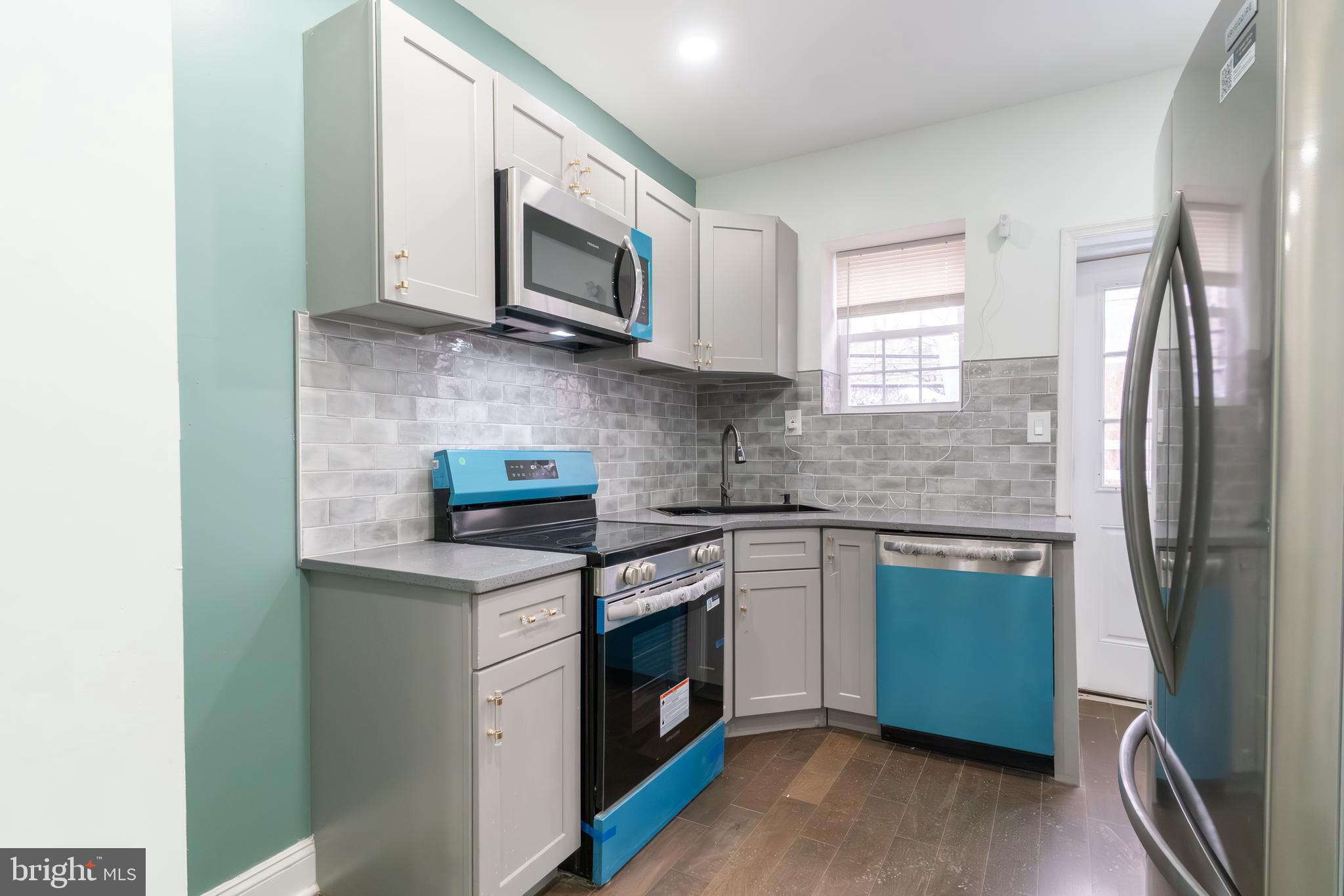 STRAWBERRY MANSION - Residential