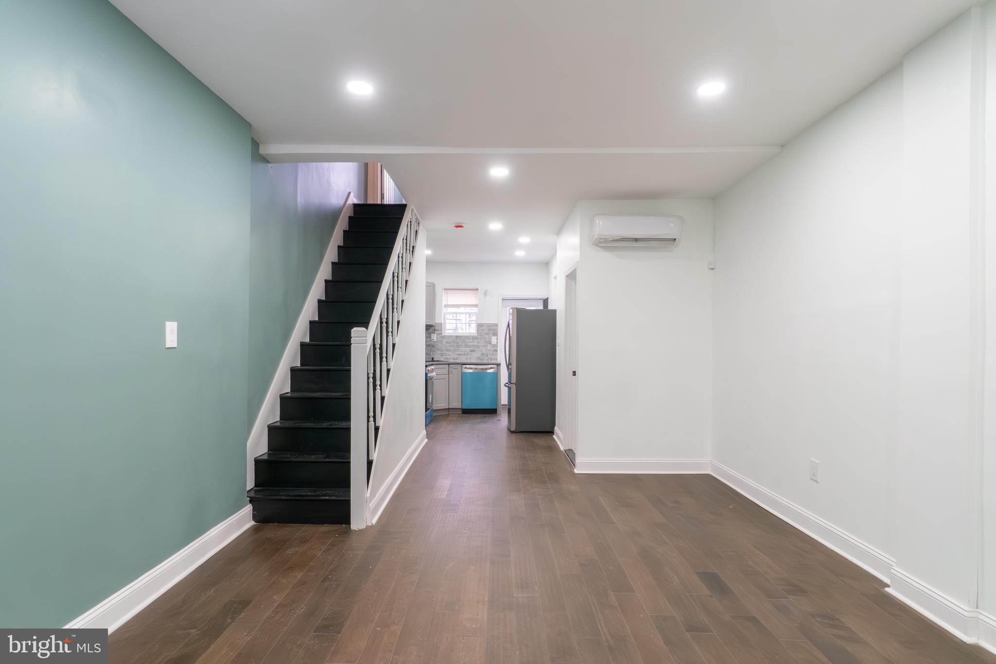 STRAWBERRY MANSION - Residential