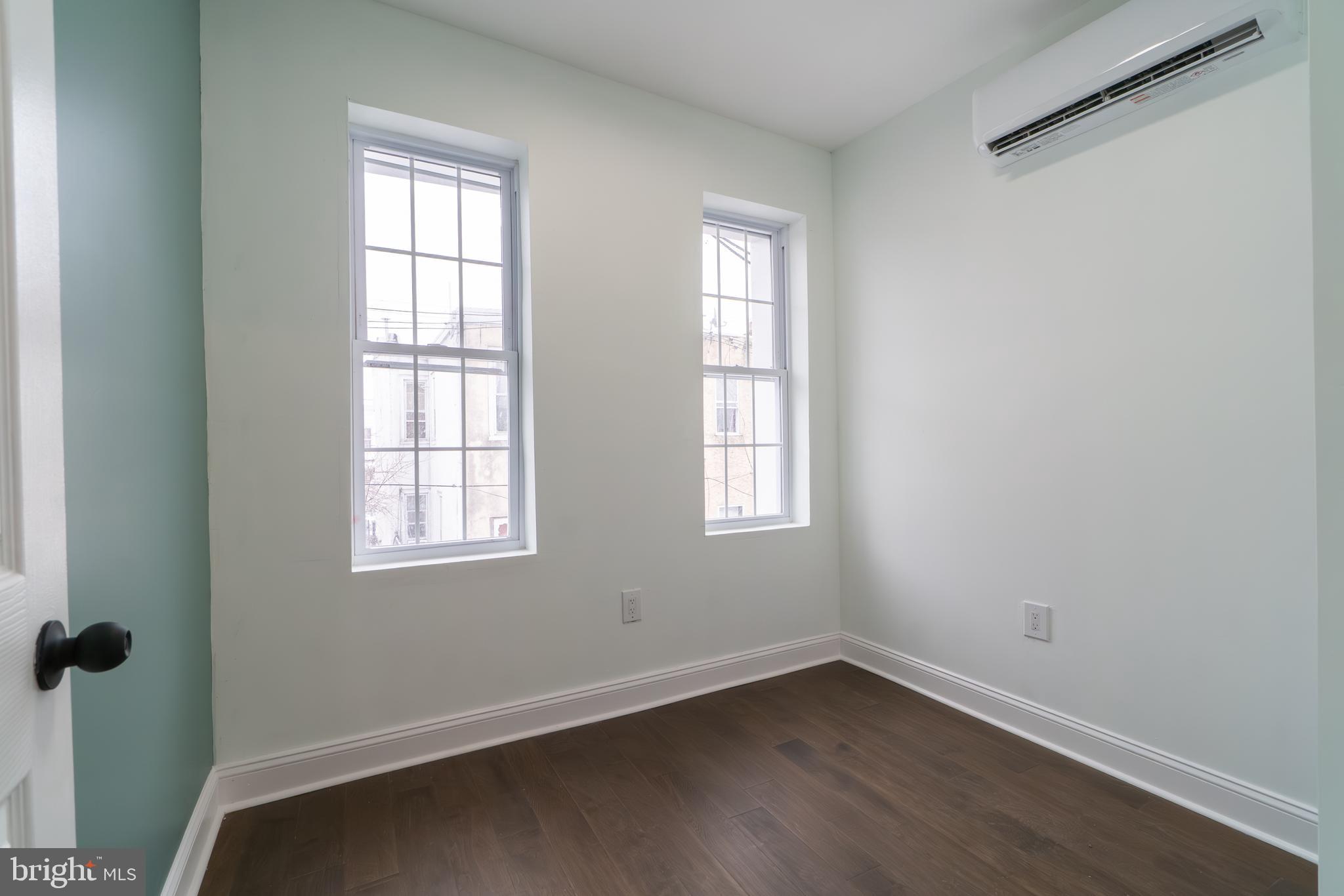 STRAWBERRY MANSION - Residential