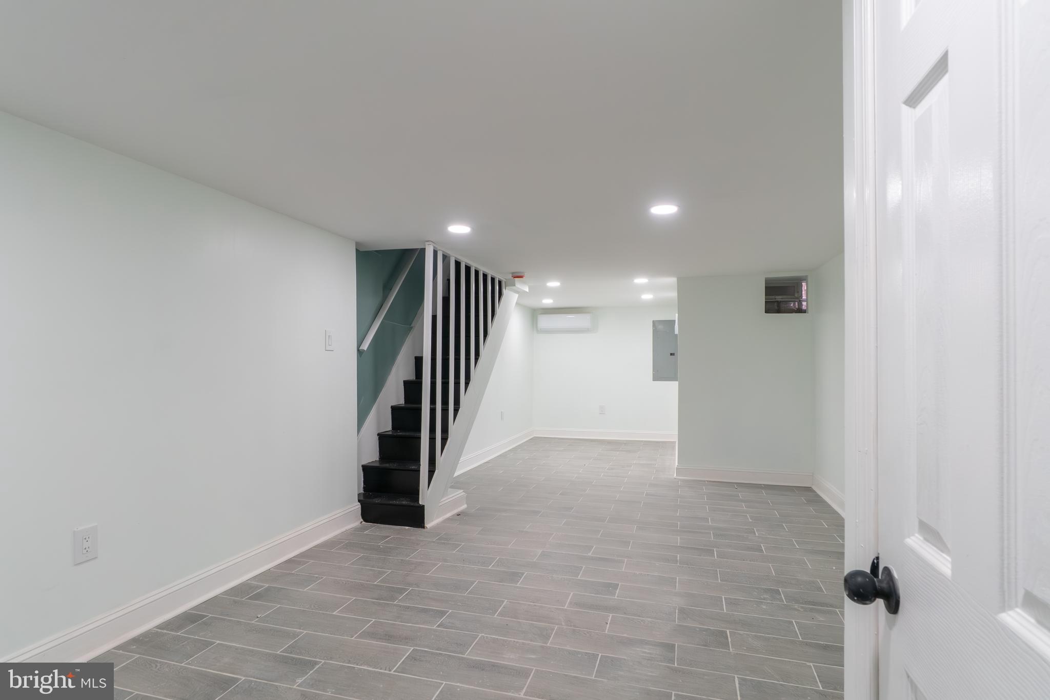 STRAWBERRY MANSION - Residential