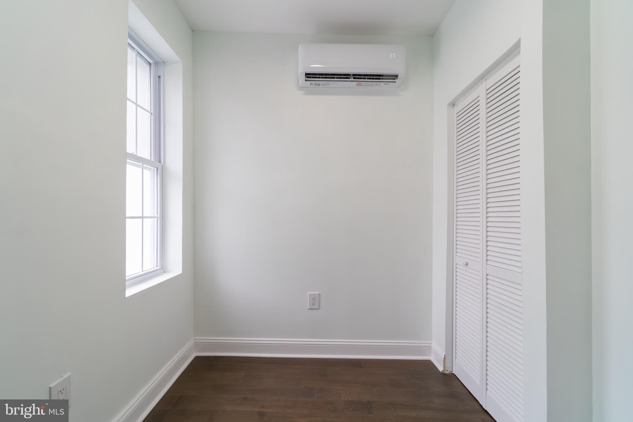 STRAWBERRY MANSION - Residential