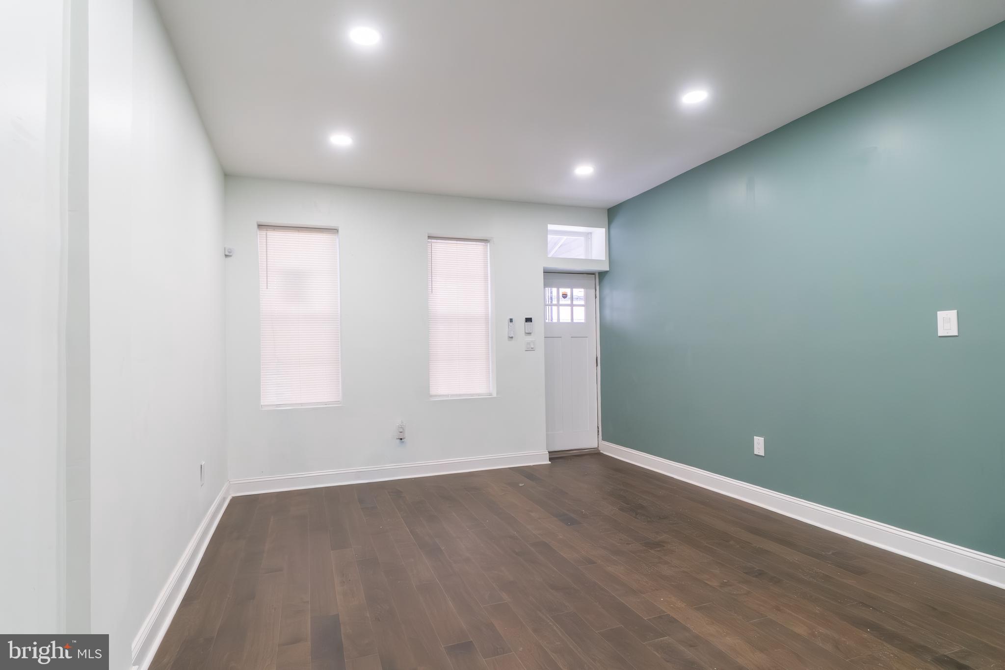 STRAWBERRY MANSION - Residential