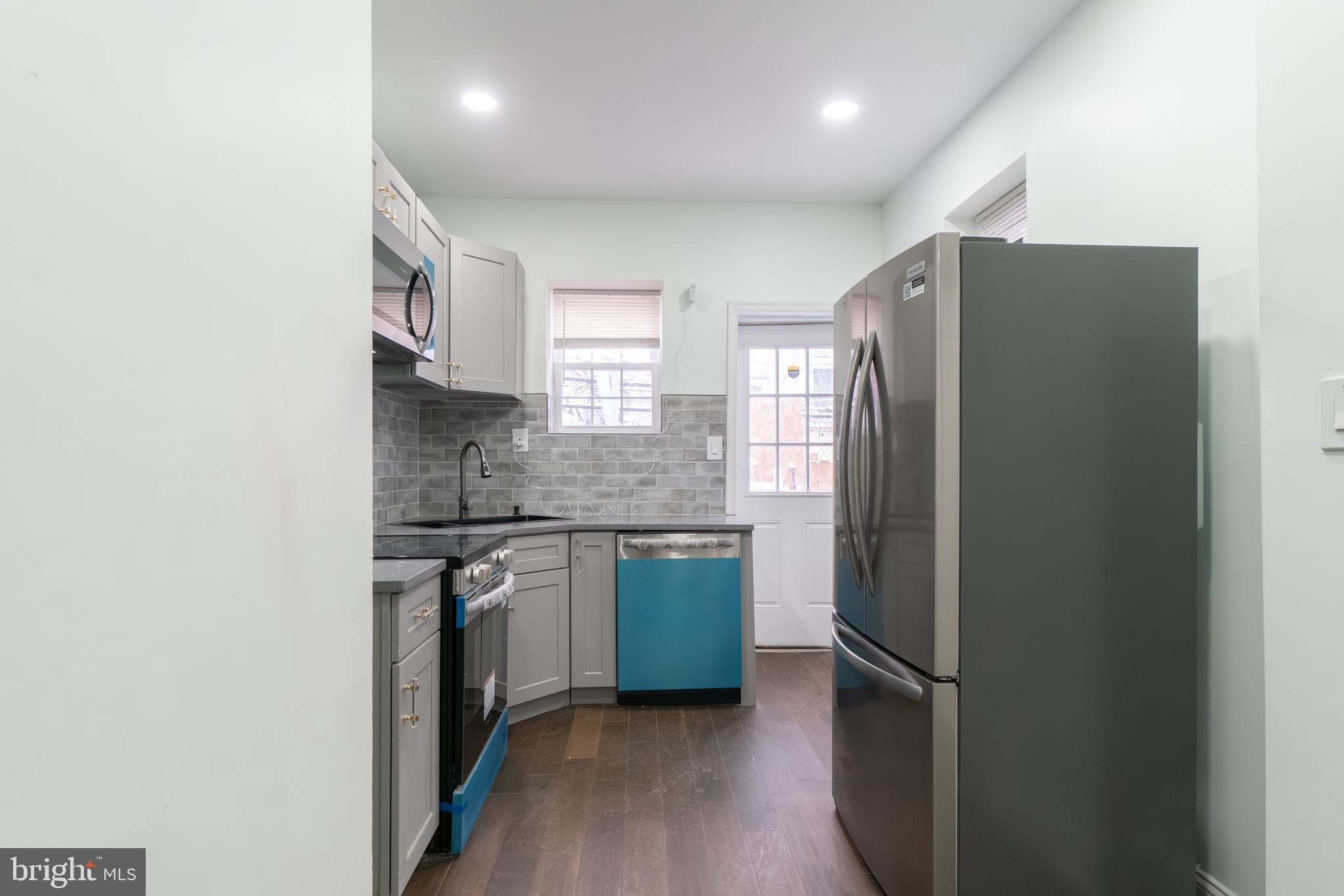 STRAWBERRY MANSION - Residential