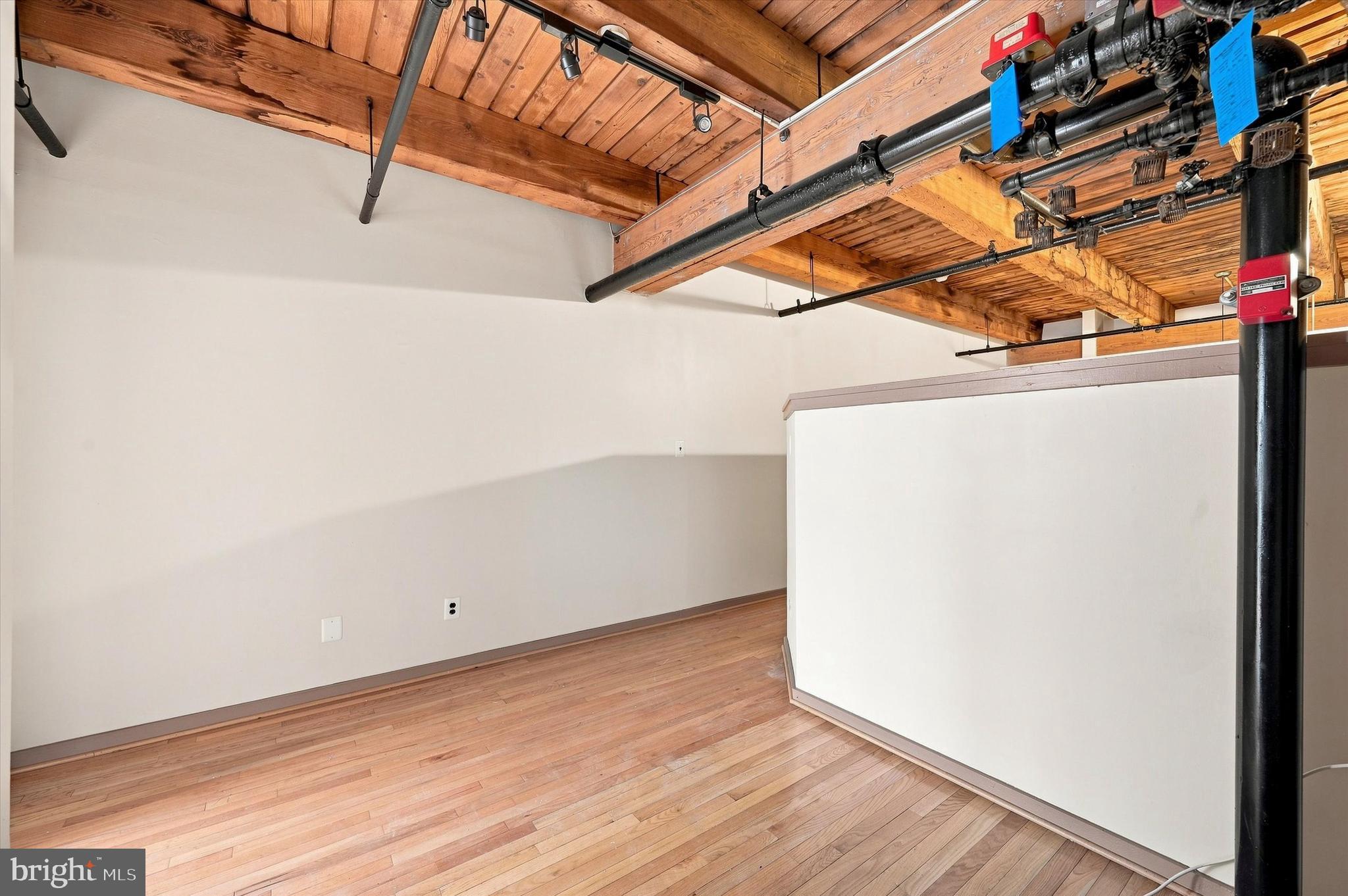 1010 RACE STREET 2E