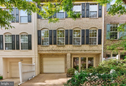 Photo of 2718 Pembsly Drive, VIENNA, VA 22181 (MLS # VAFX2347622)