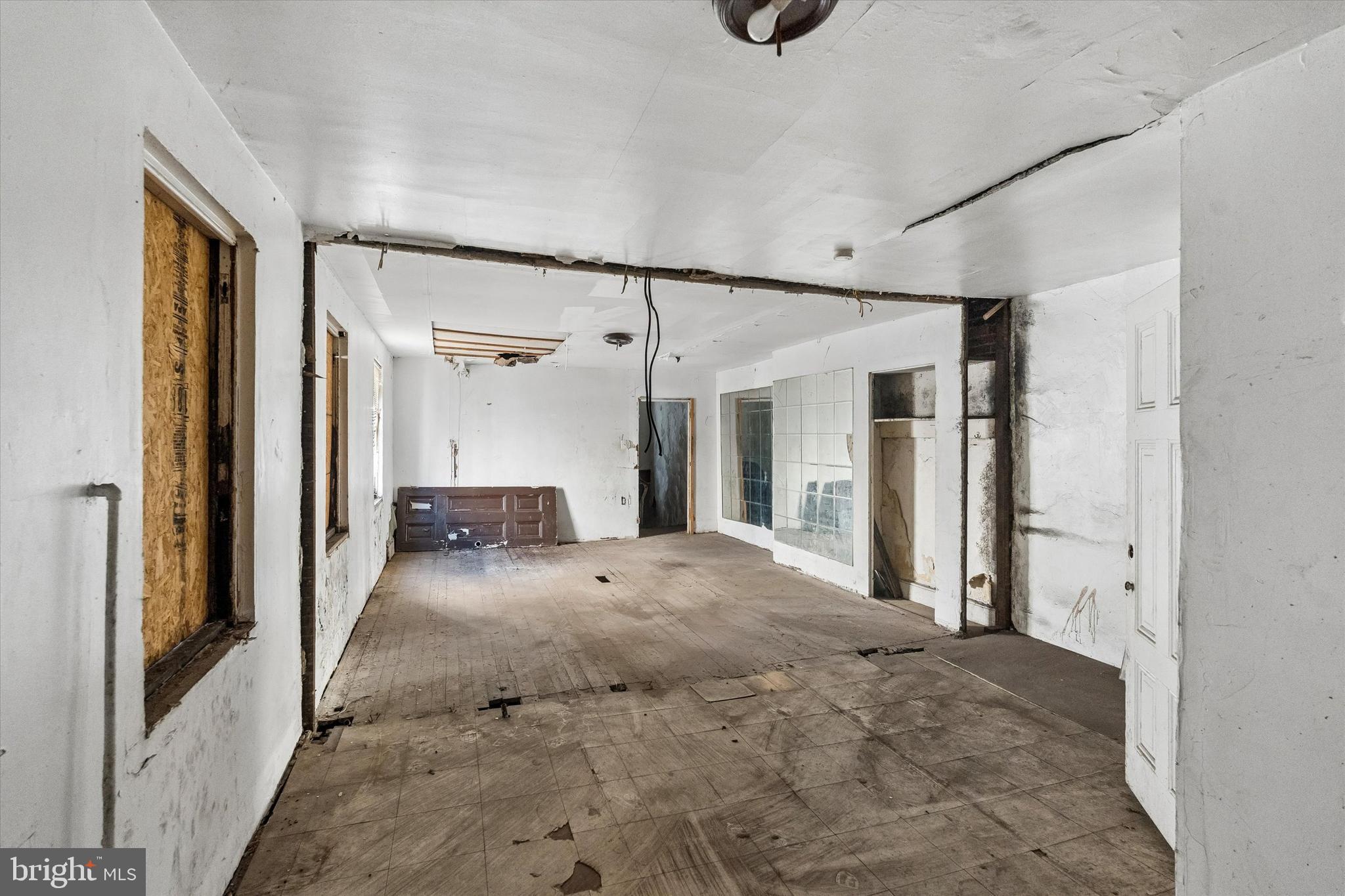 PARKSIDE - Commercial Sale