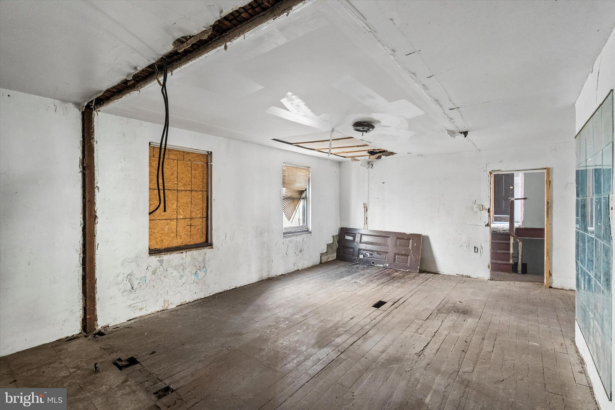 PARKSIDE - Commercial Sale