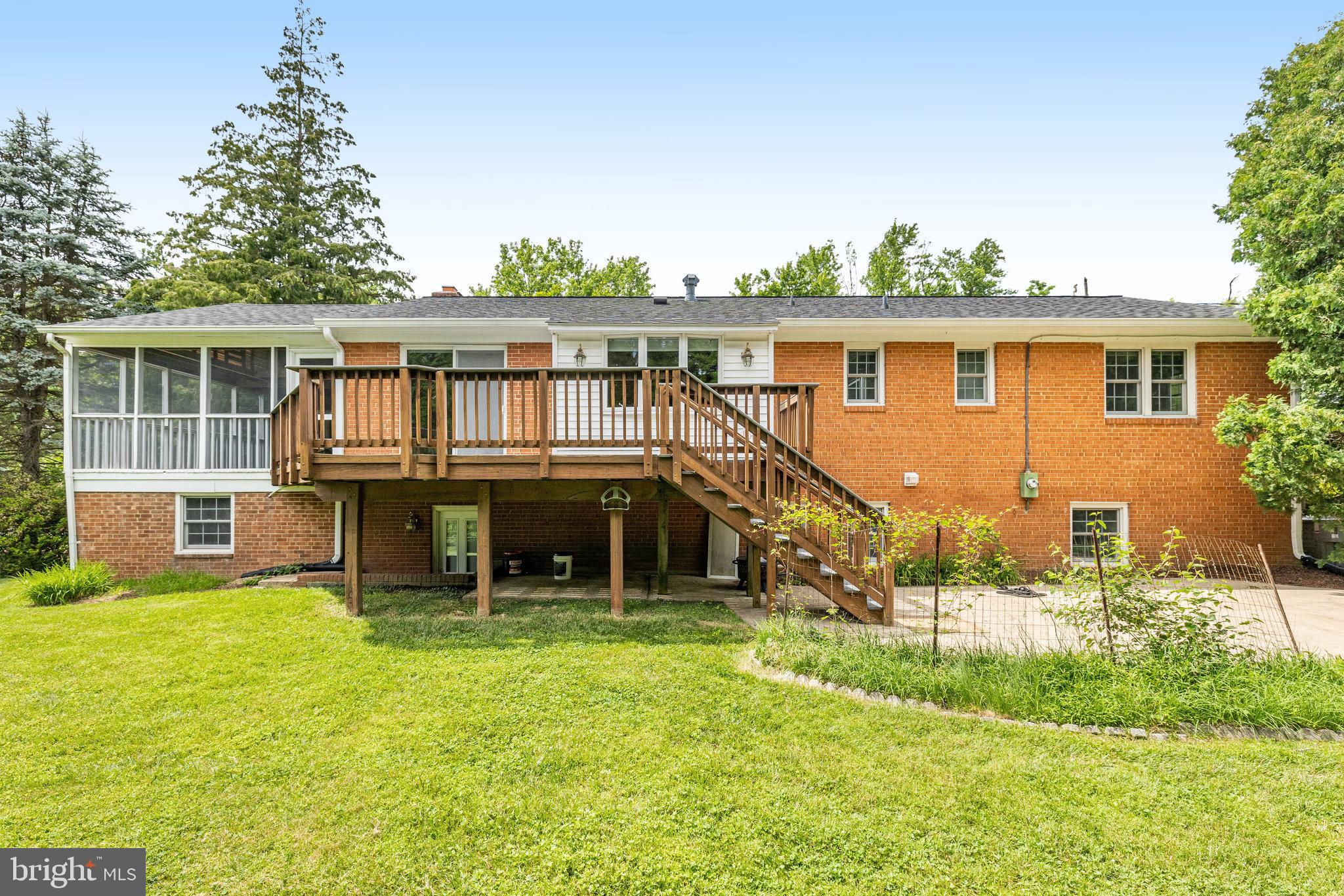 WESTBRIAR COUNTRY CLUB ESTATES - Residential Lease