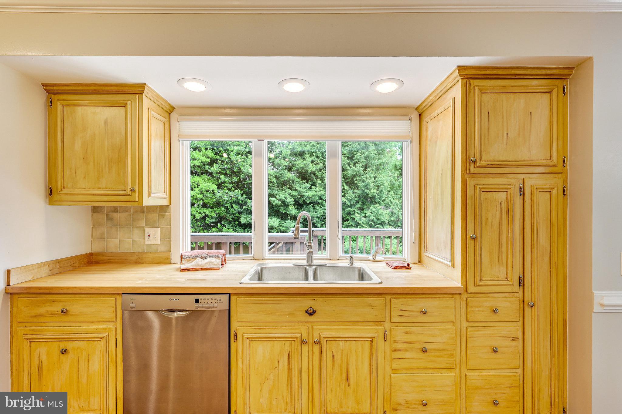 WESTBRIAR COUNTRY CLUB ESTATES - Residential Lease