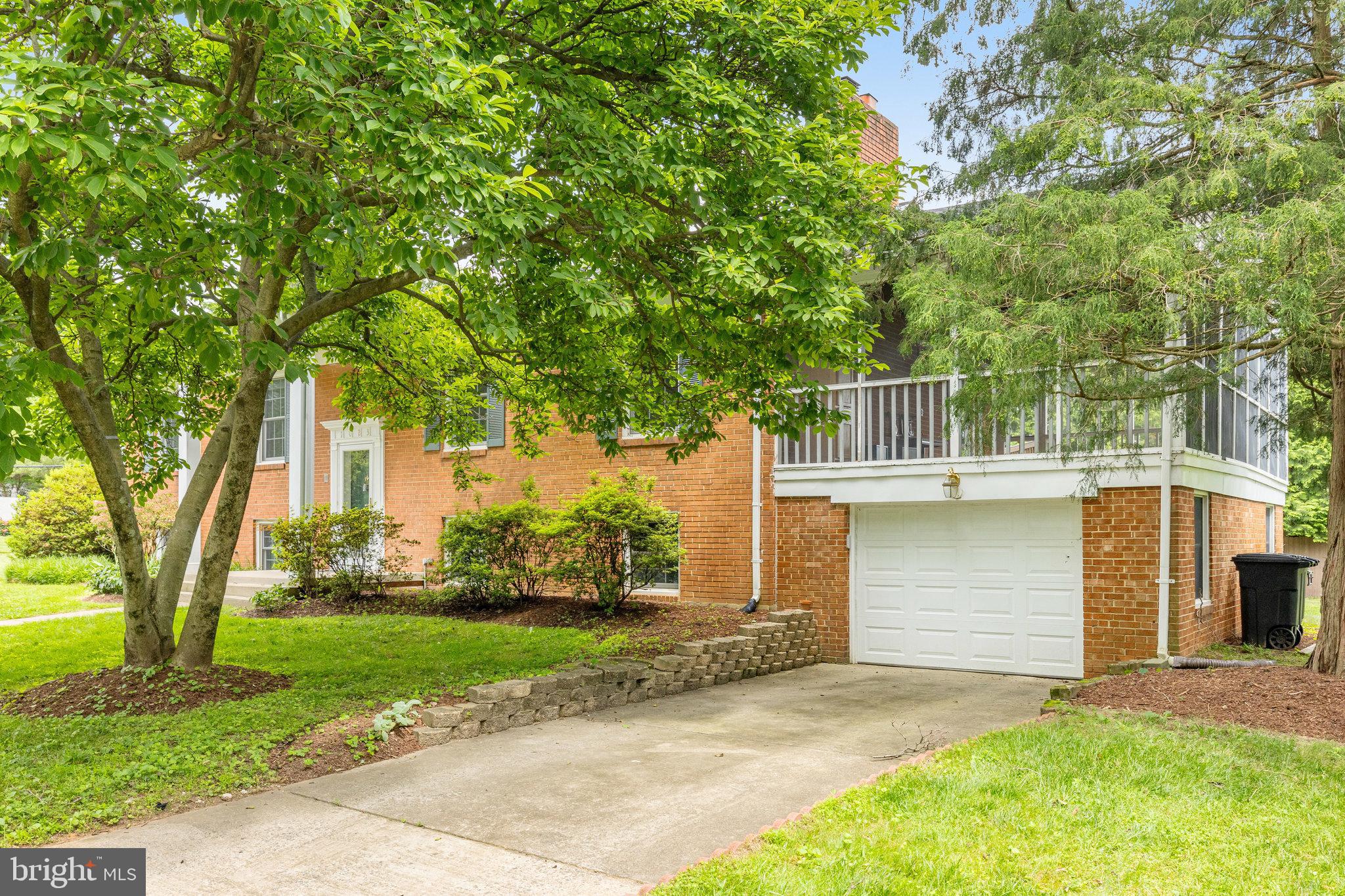 WESTBRIAR COUNTRY CLUB ESTATES - Residential Lease