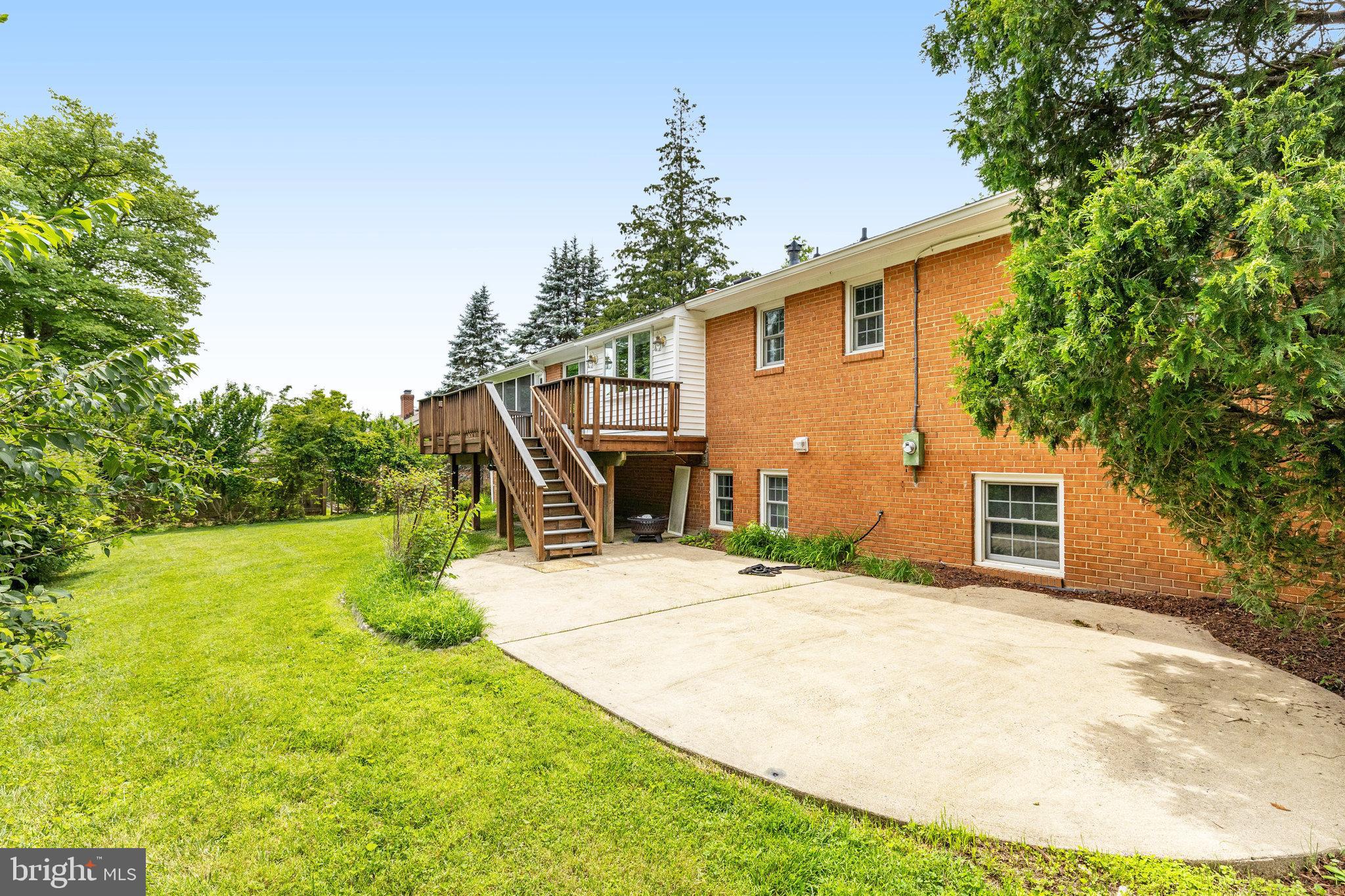 WESTBRIAR COUNTRY CLUB ESTATES - Residential Lease