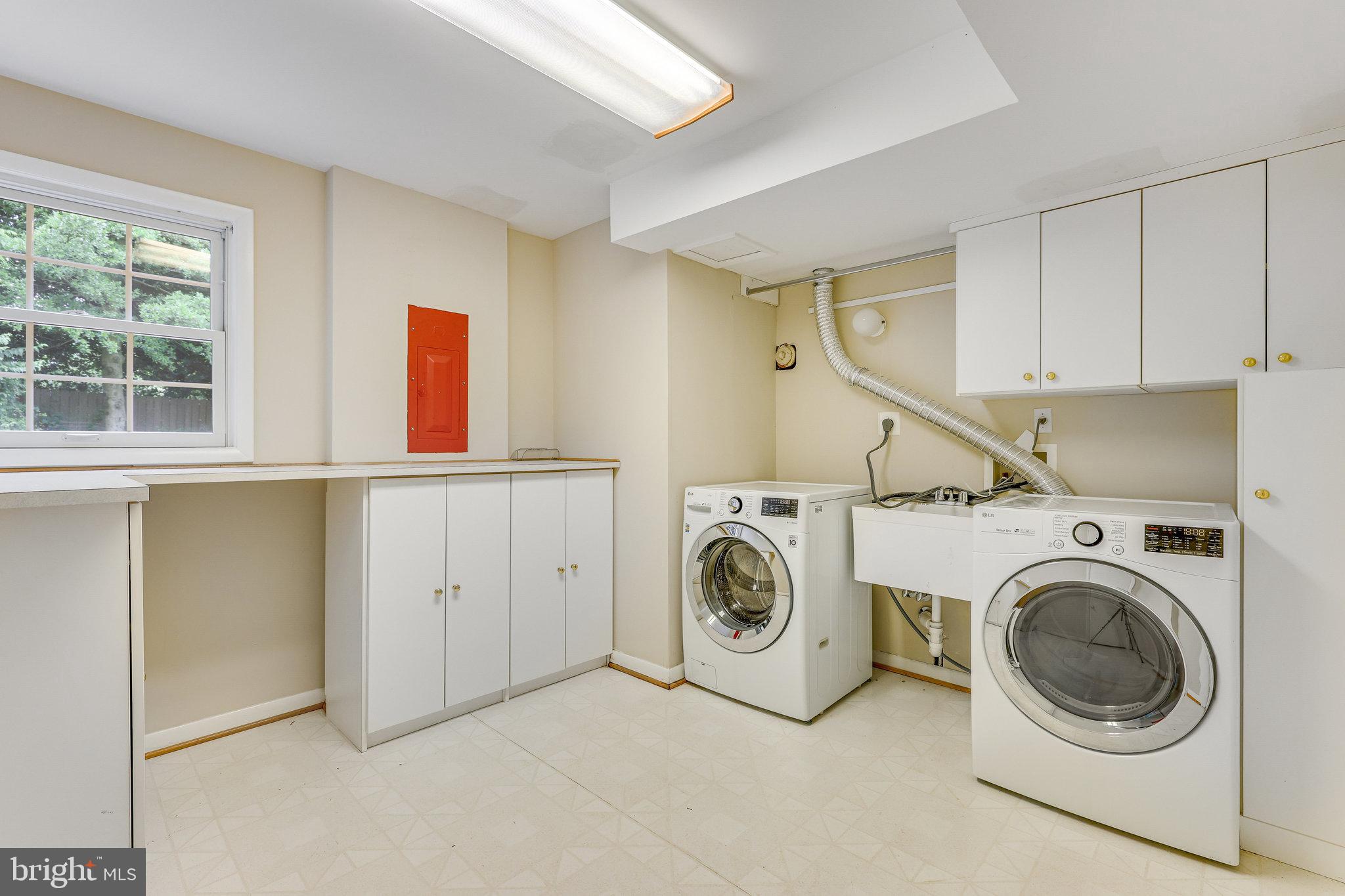 WESTBRIAR COUNTRY CLUB ESTATES - Residential Lease