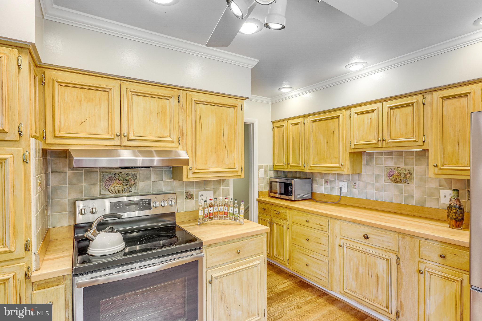 WESTBRIAR COUNTRY CLUB ESTATES - Residential Lease