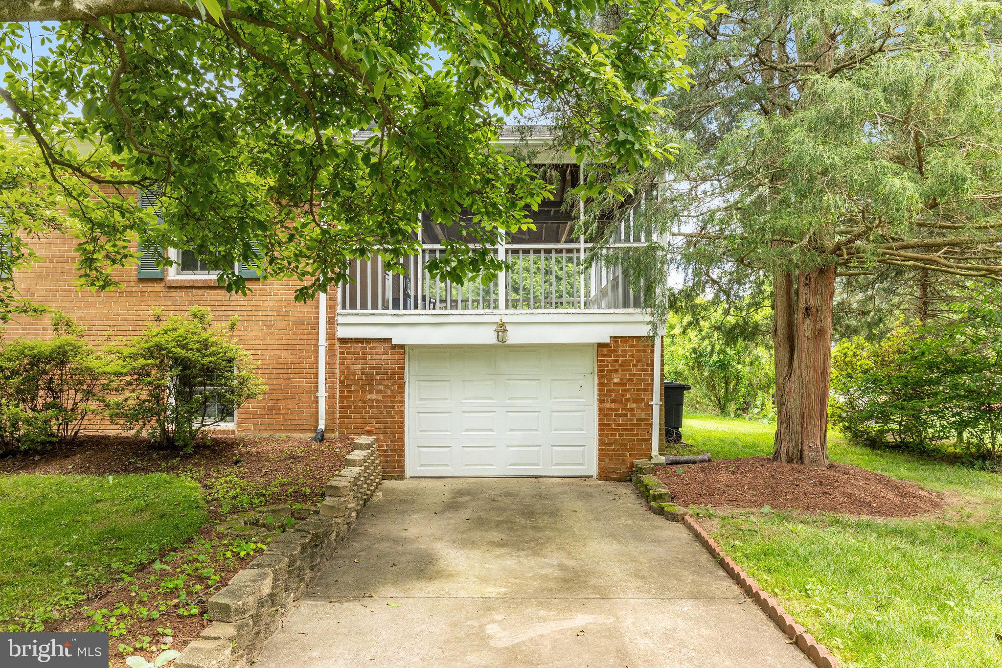 WESTBRIAR COUNTRY CLUB ESTATES - Residential Lease