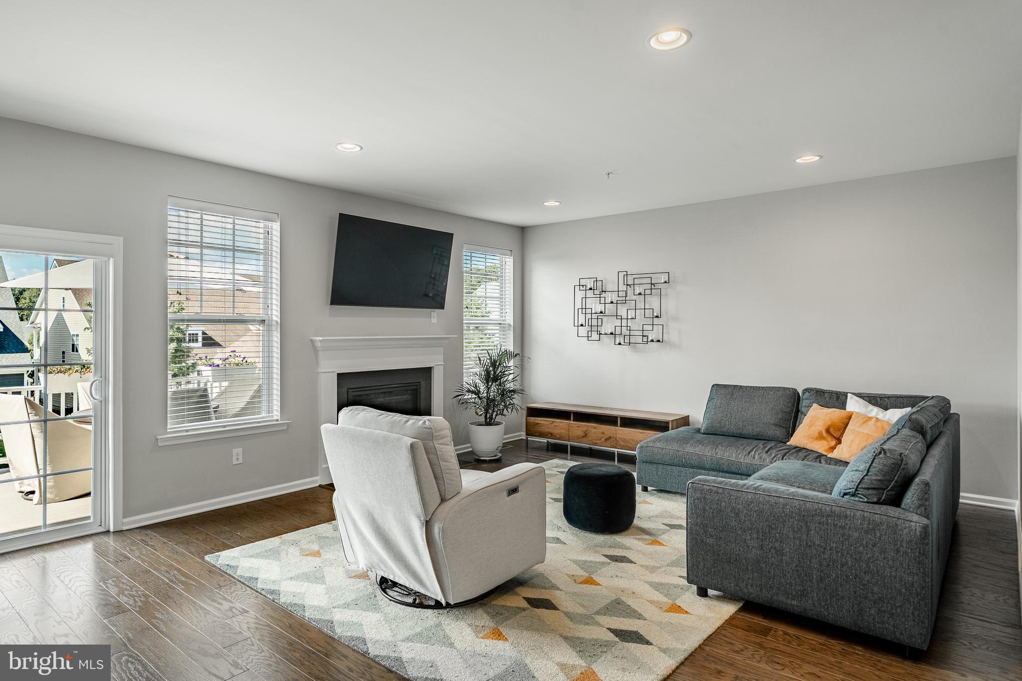 SPRING OAK - Residential