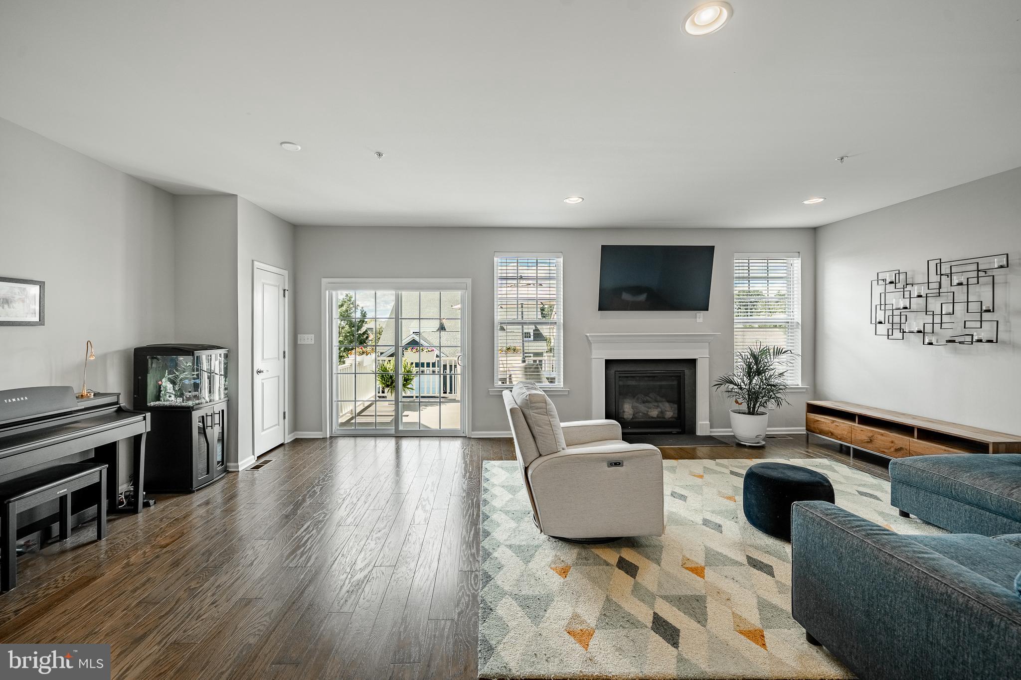 SPRING OAK - Residential