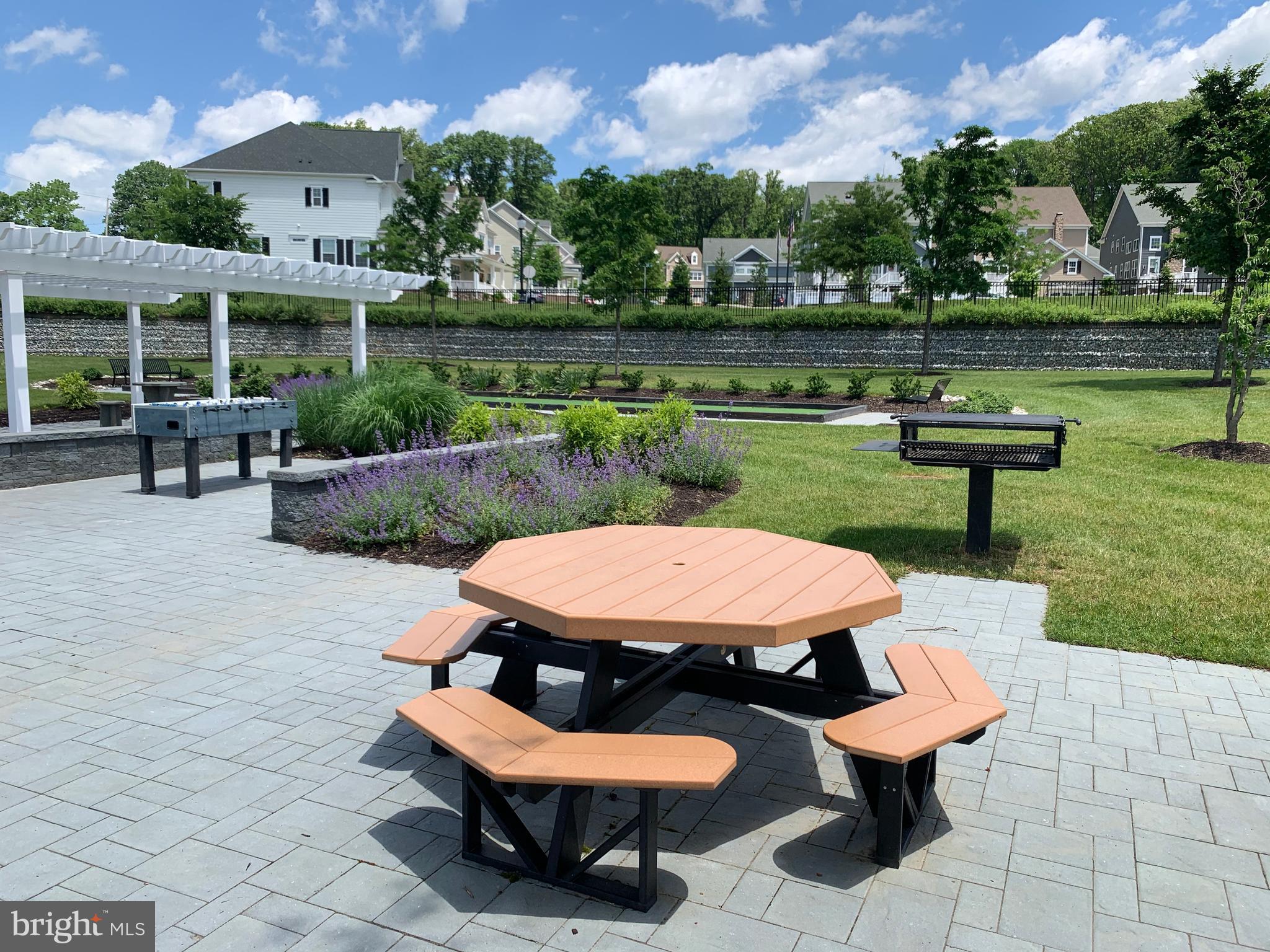 SPRING OAK - Residential