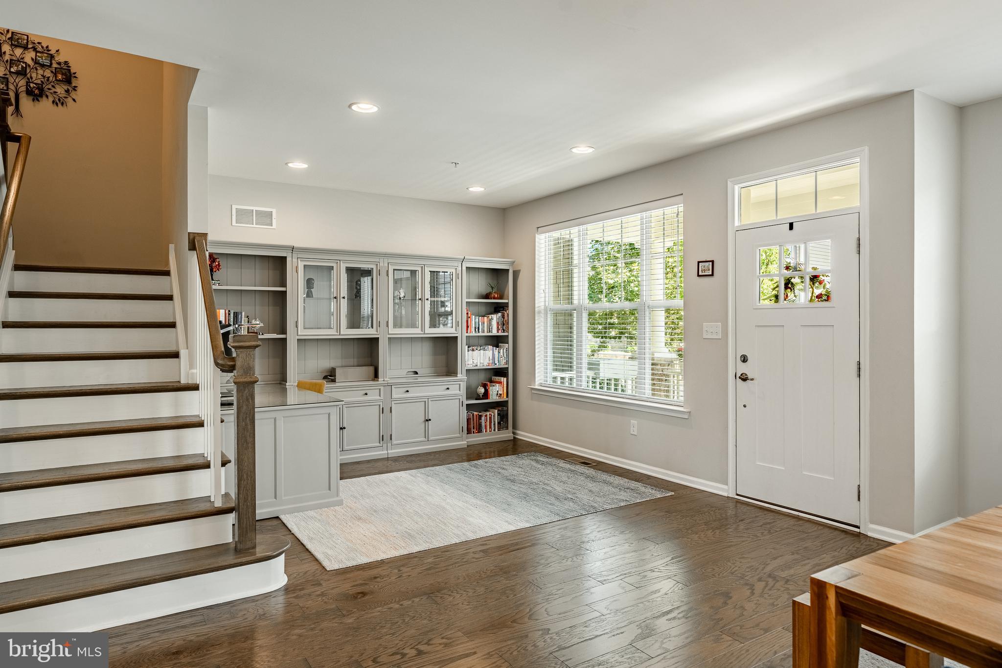 SPRING OAK - Residential