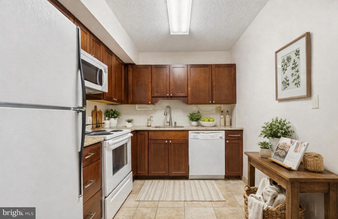 PLYMOUTH HILLS - Residential