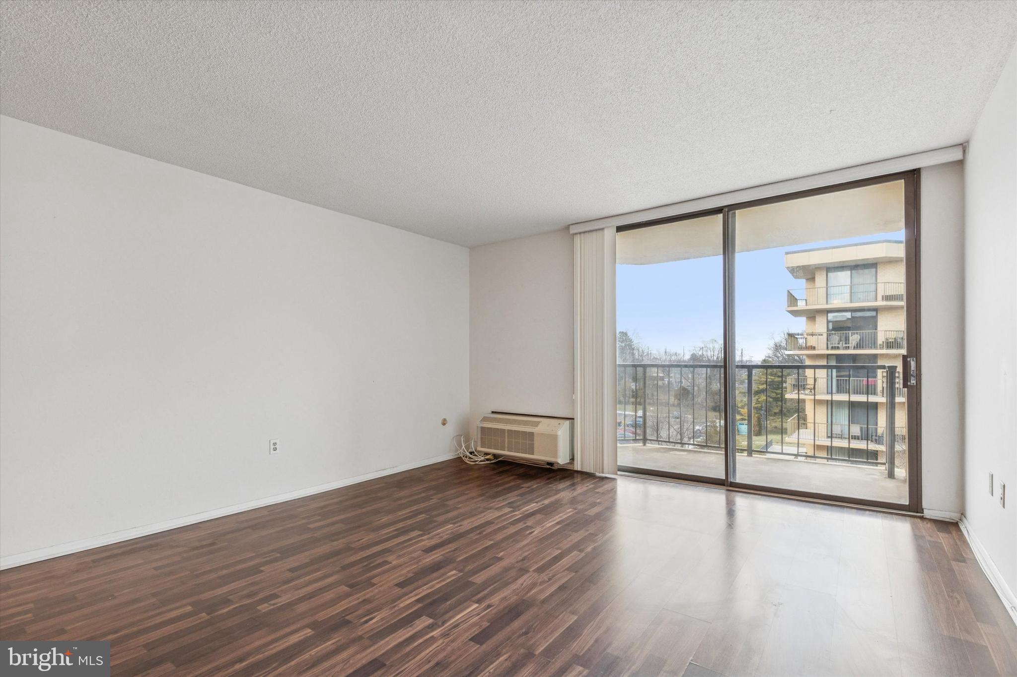 PLYMOUTH HILLS - Residential