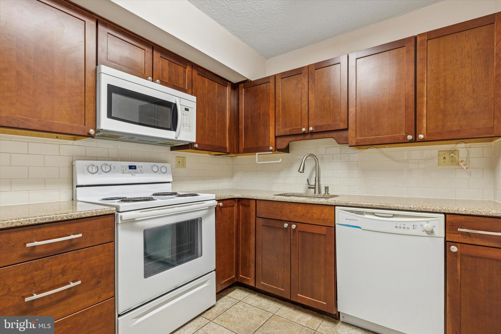 PLYMOUTH HILLS - Residential