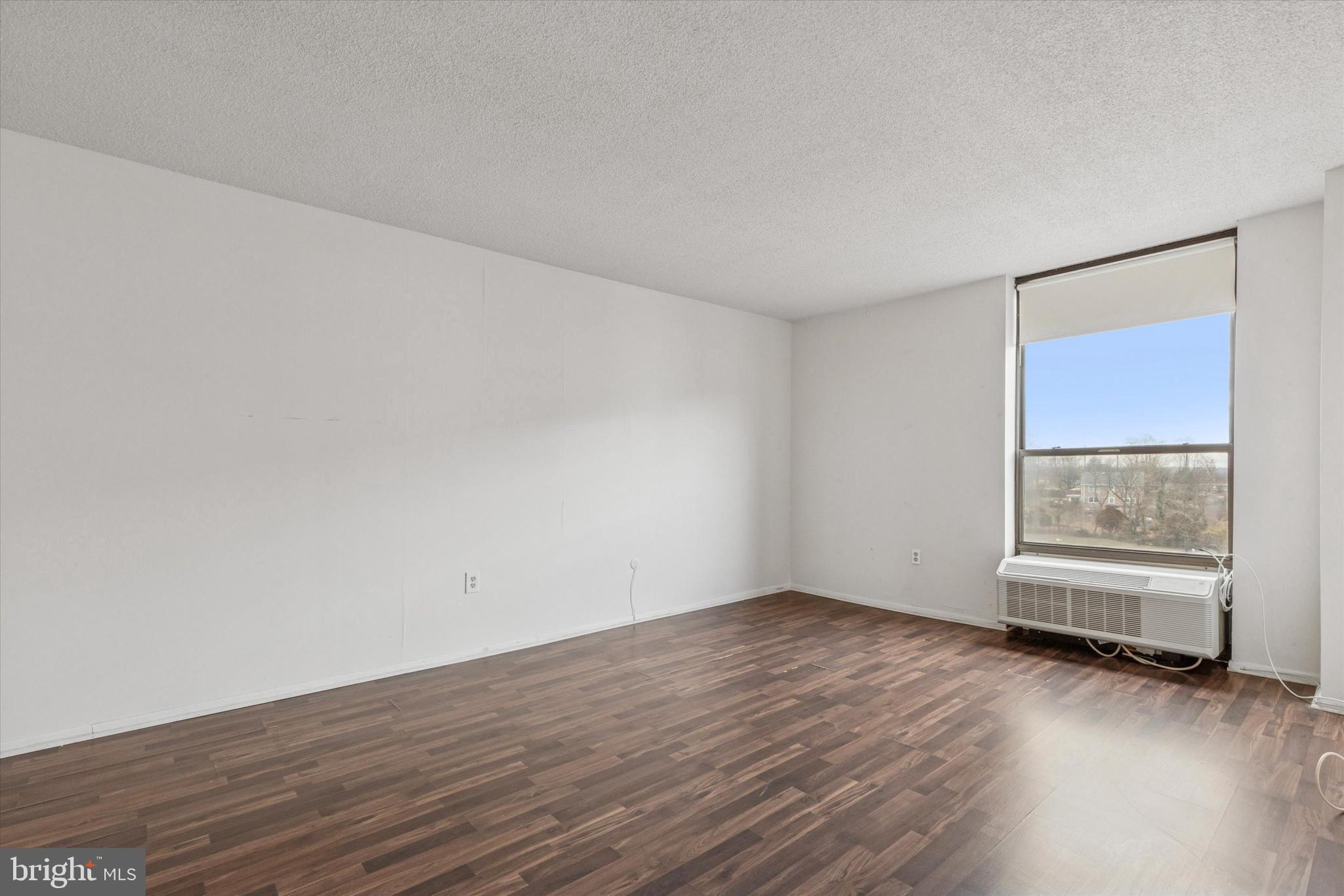 PLYMOUTH HILLS - Residential