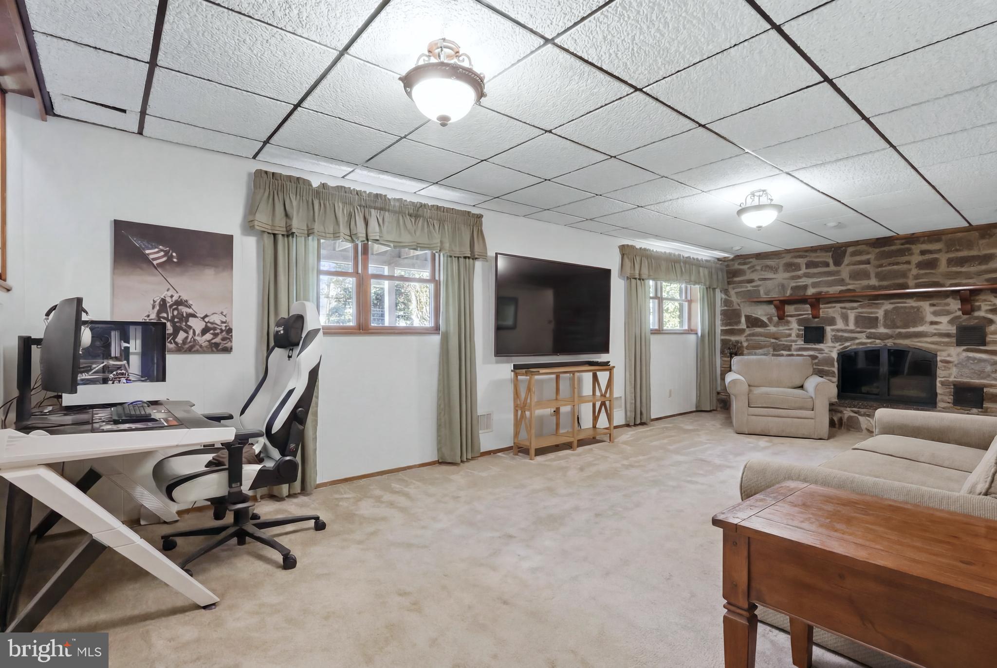 ROLL ACRES - Residential