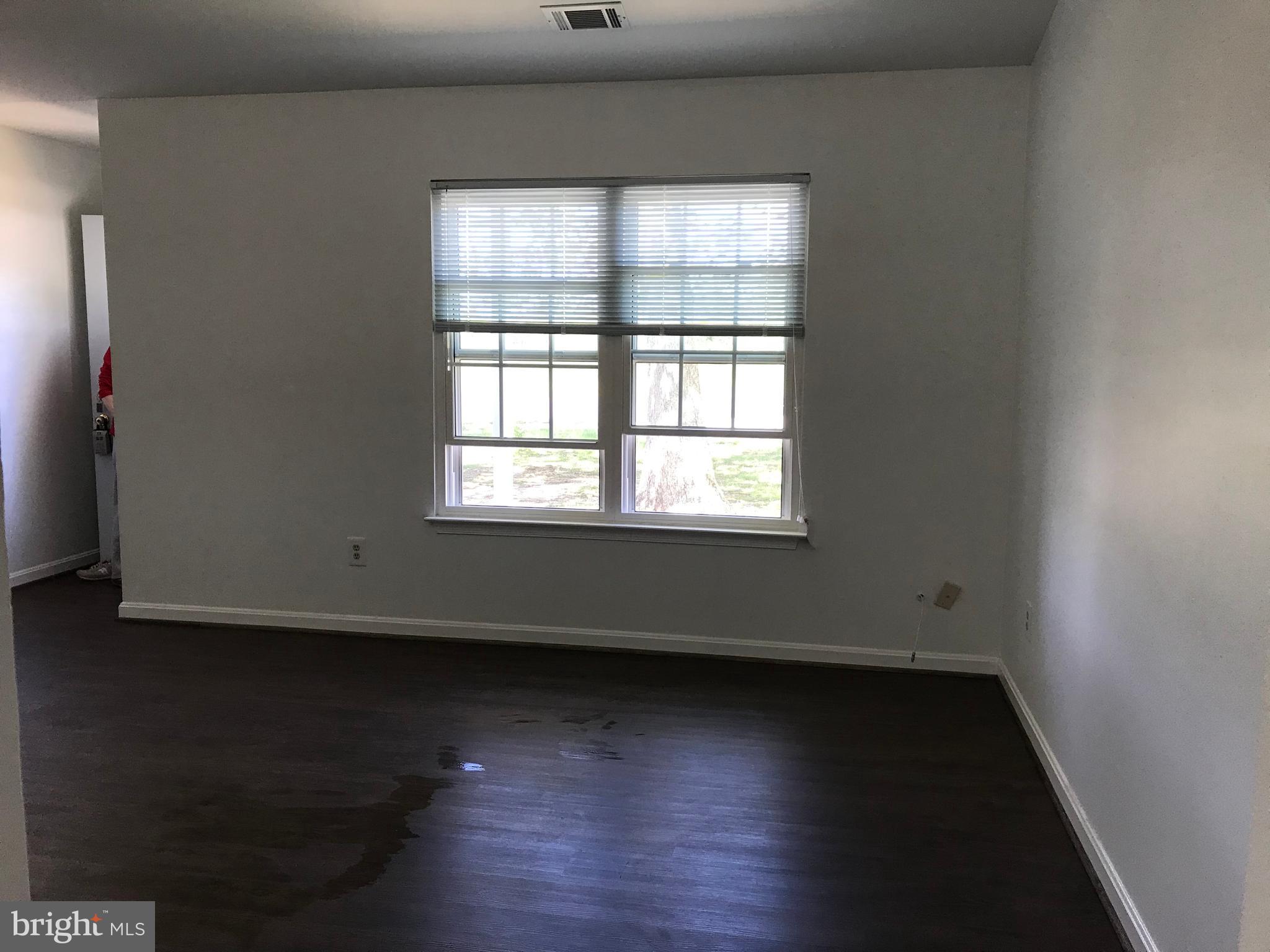 MAXWELLTON LA PLATA - Residential Lease